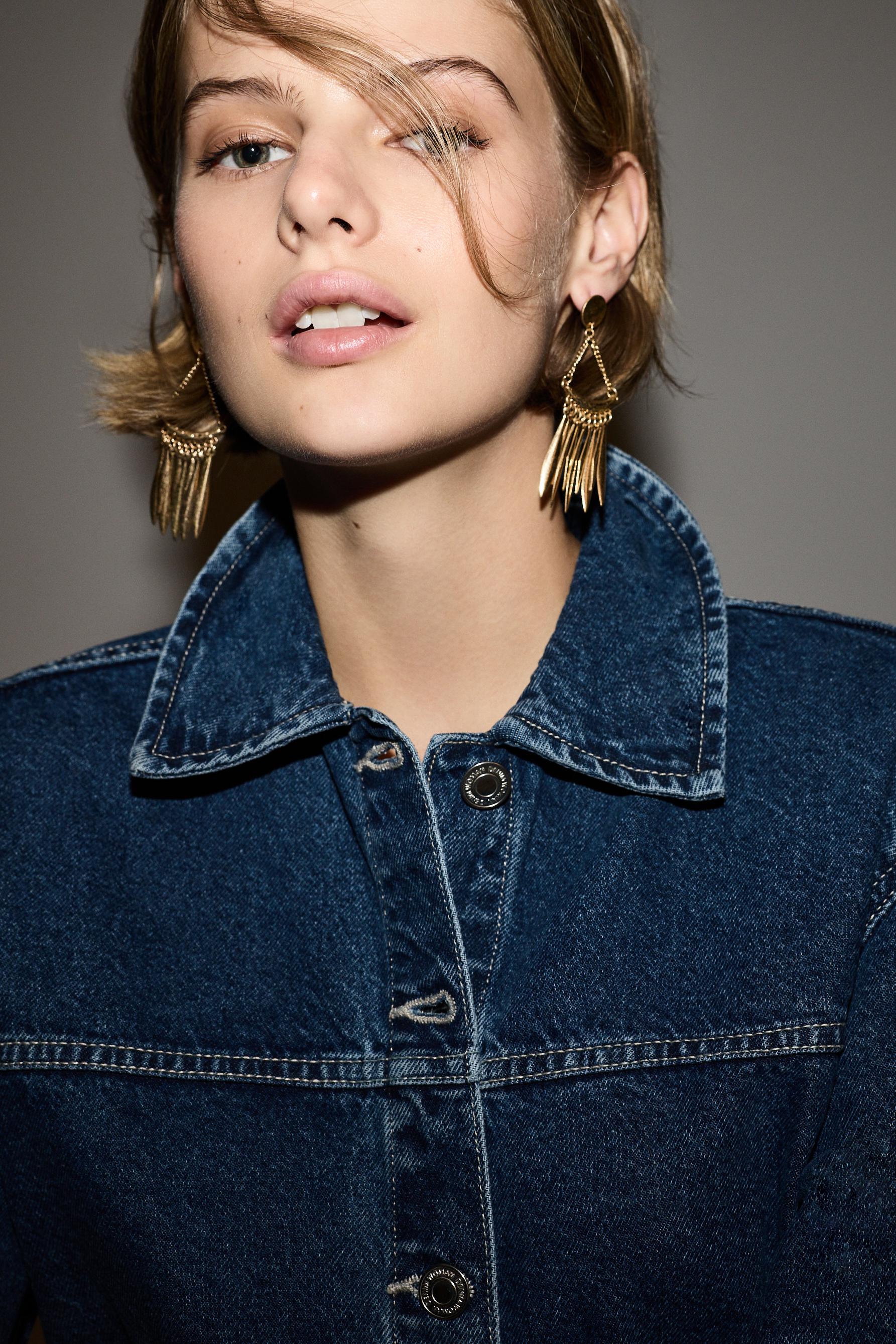 Feather dangle earrings — GOLD