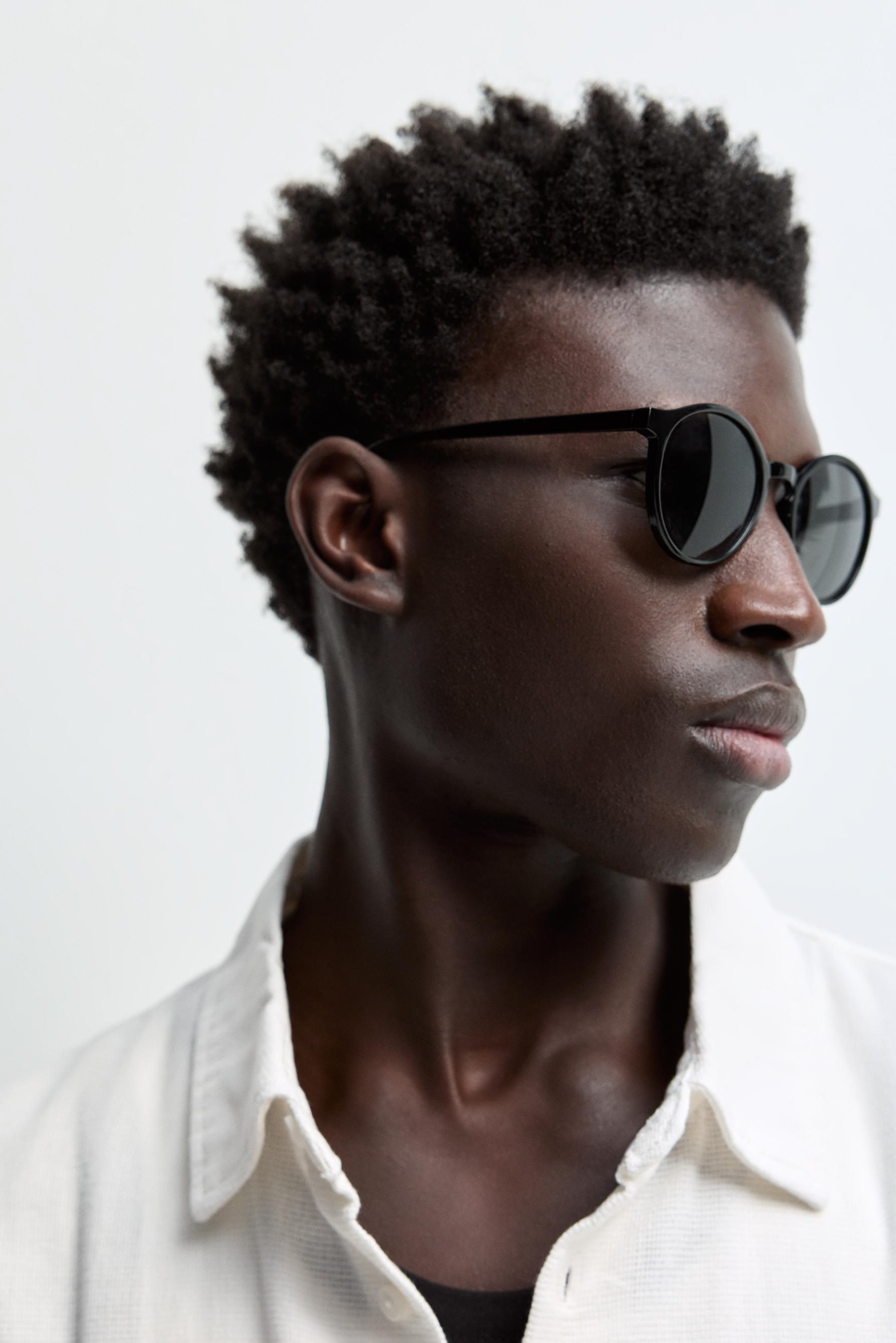 Basic sunglasses — BLACK