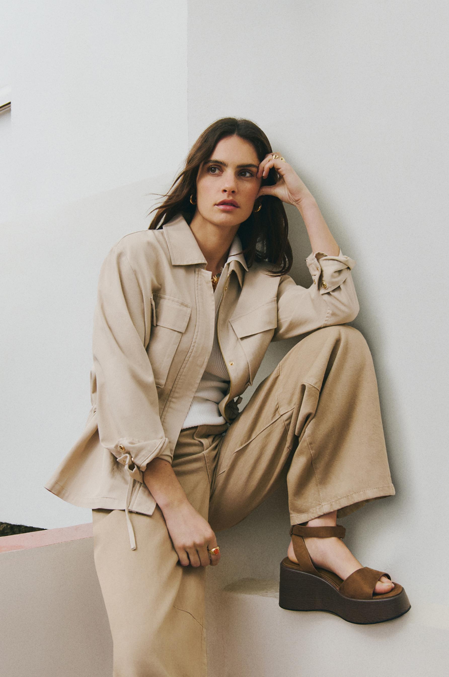 Wooden wedge sandal — BROWN