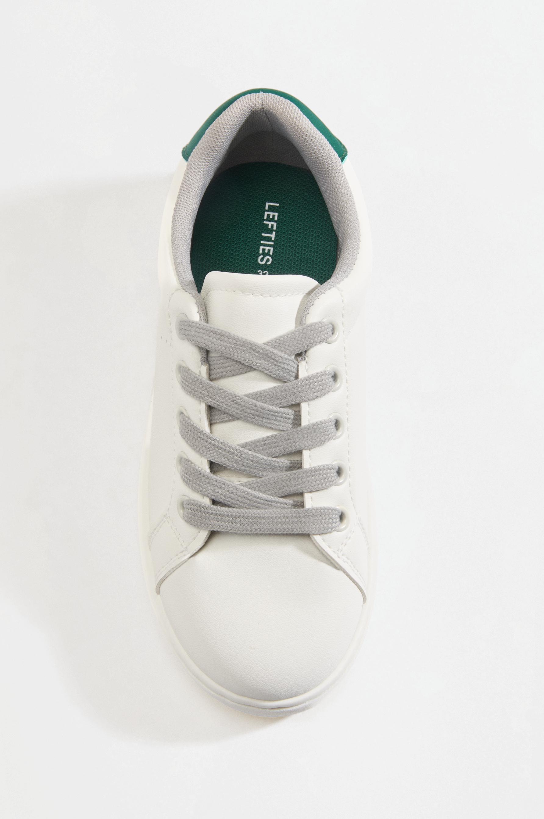 Casual sneakers — WHITE