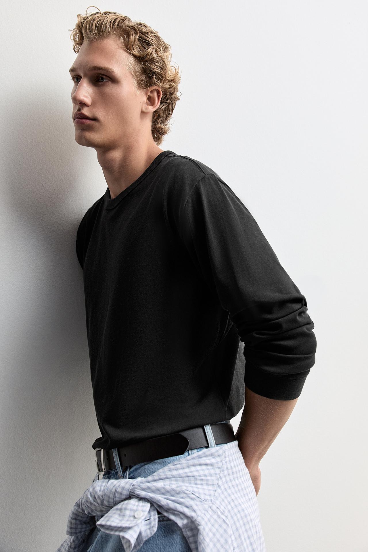 Medium-weight jersey long sleeve T-shirt — BLACK