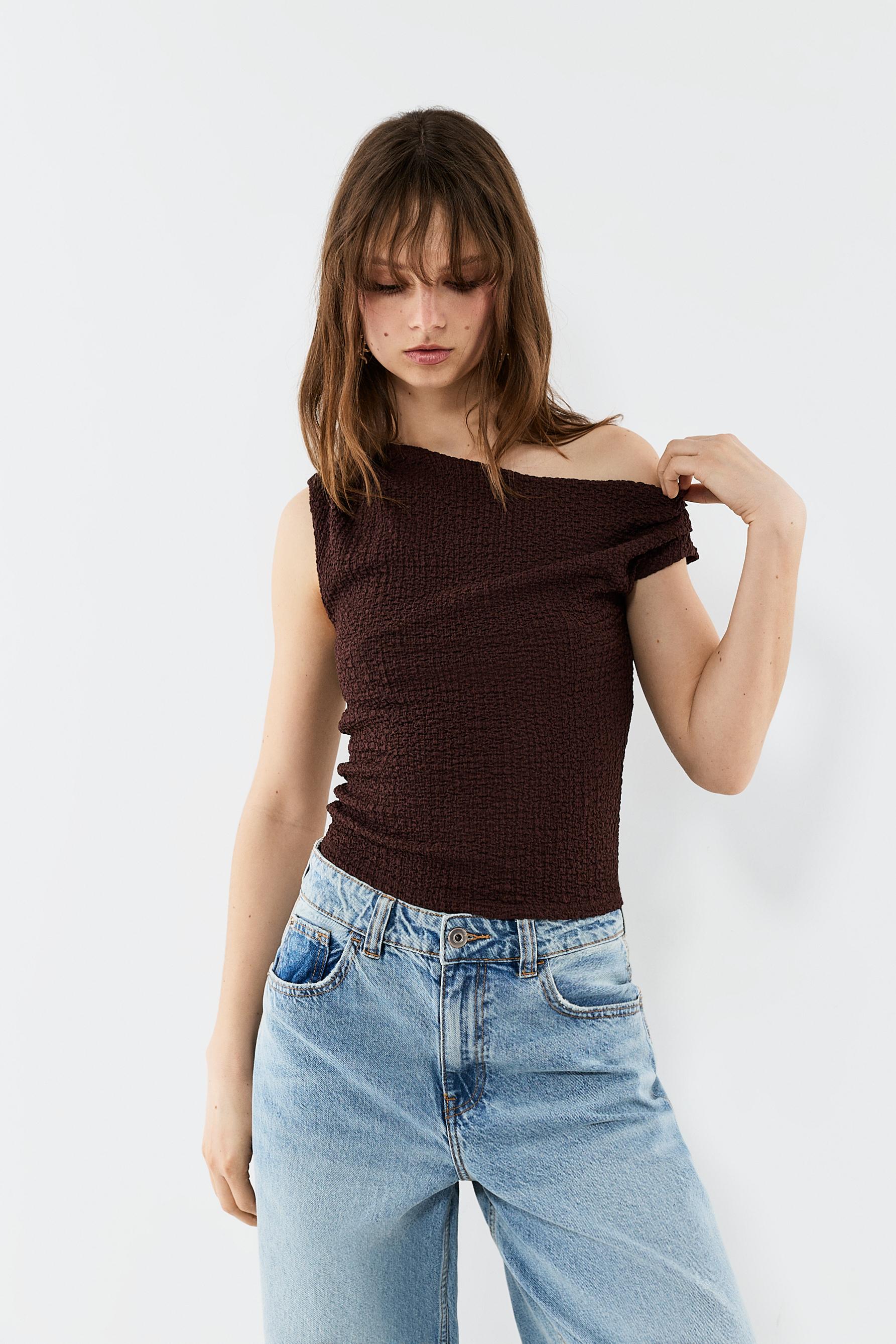 Top asimétrico textura