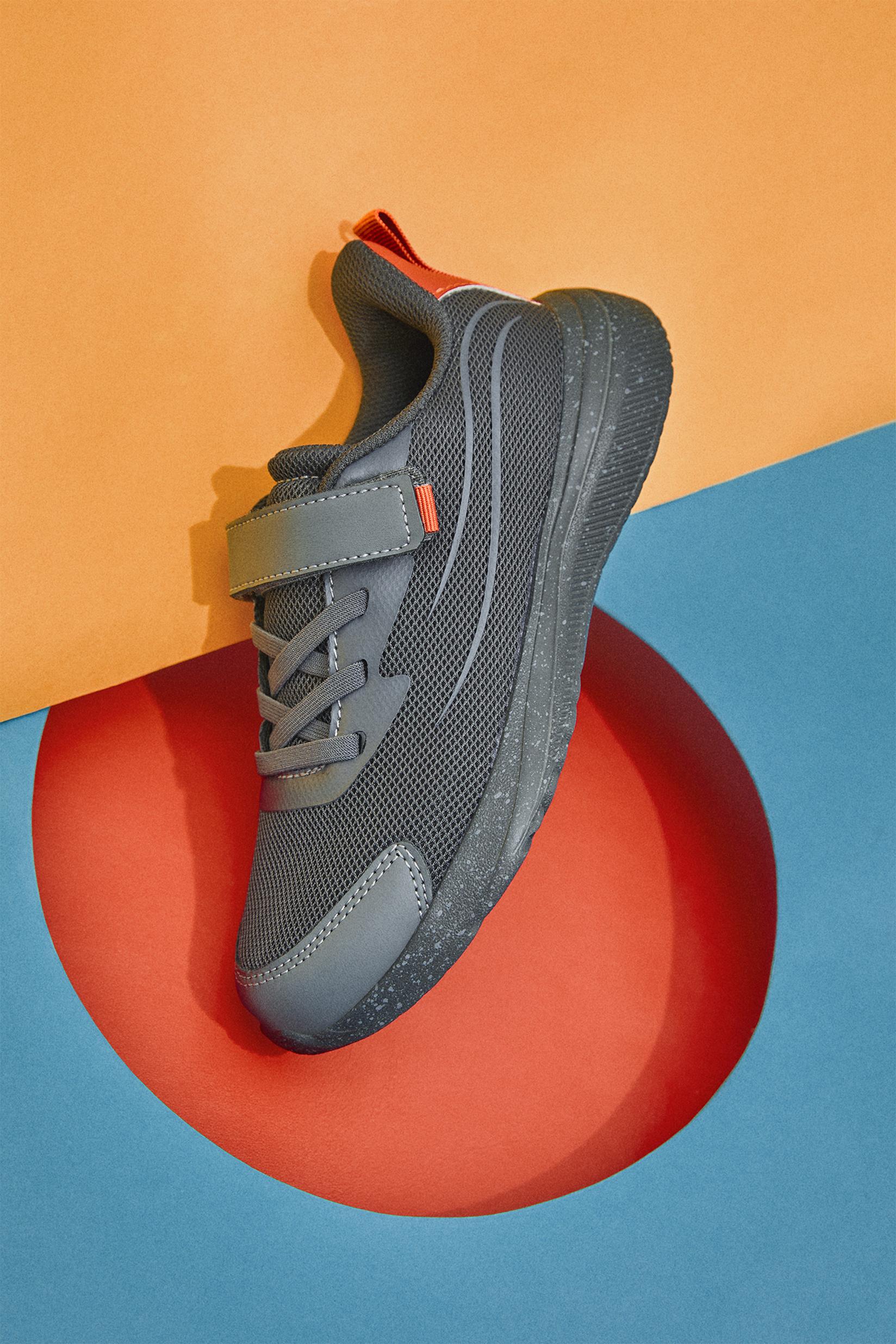 Technical sports shoe — GREY
