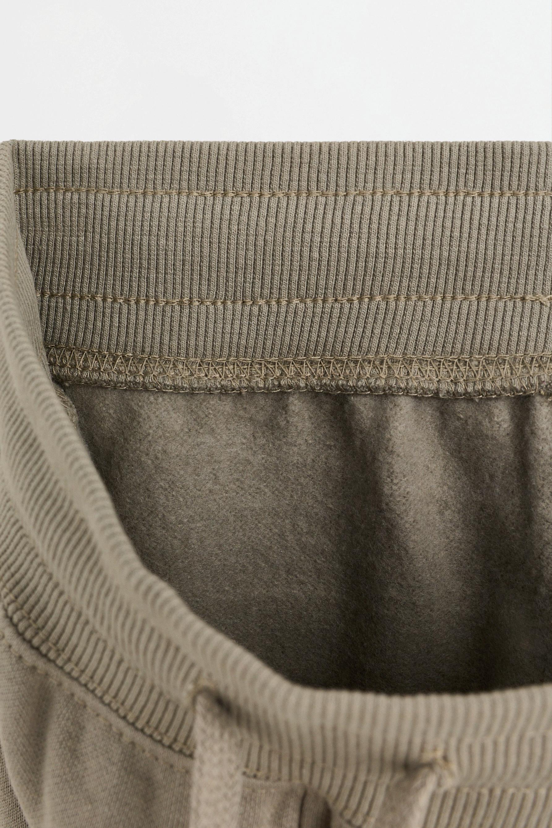 Plush trousers with knee stitching — PALE KHAKI