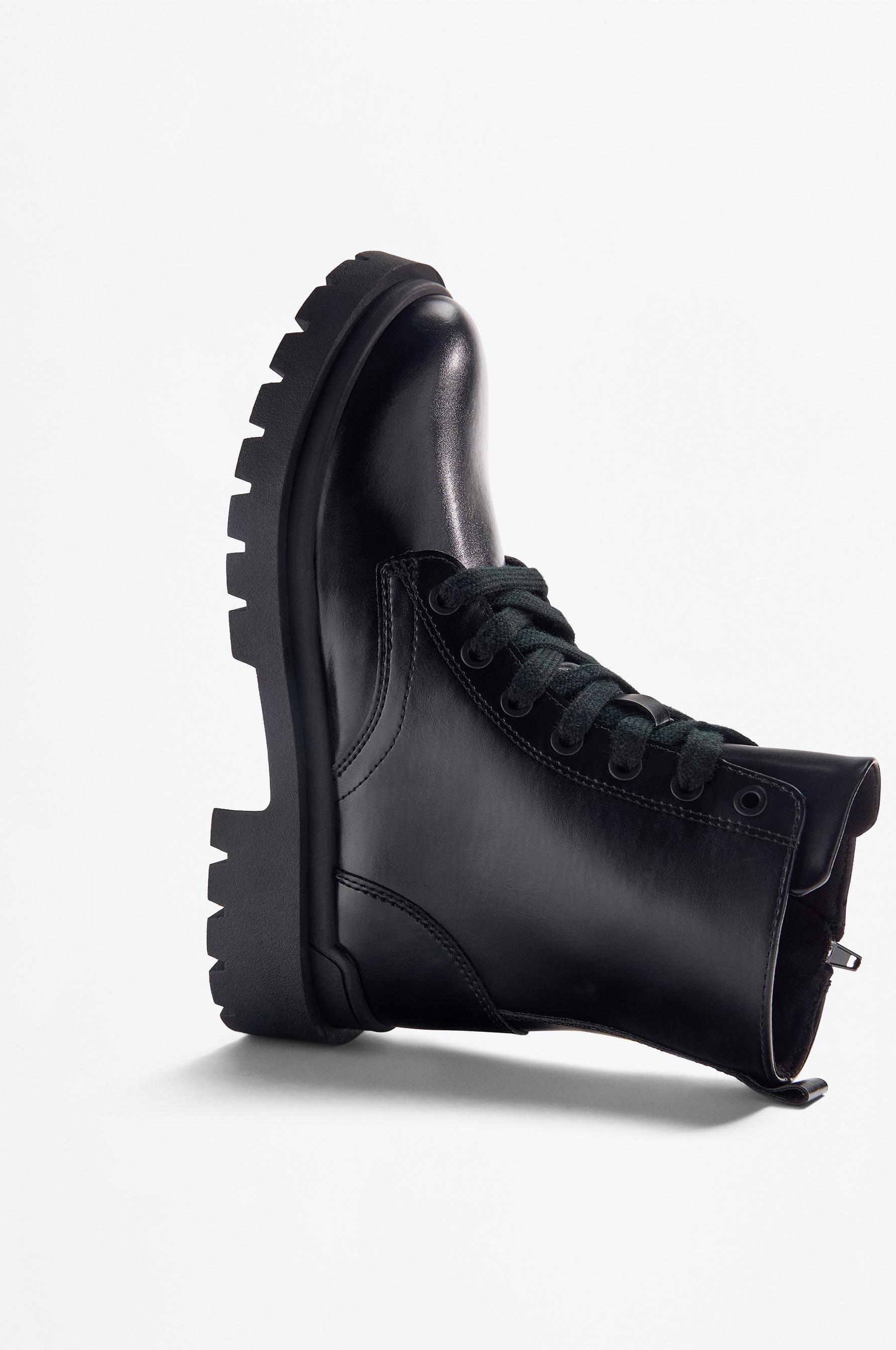 Lace-up boot — BLACK