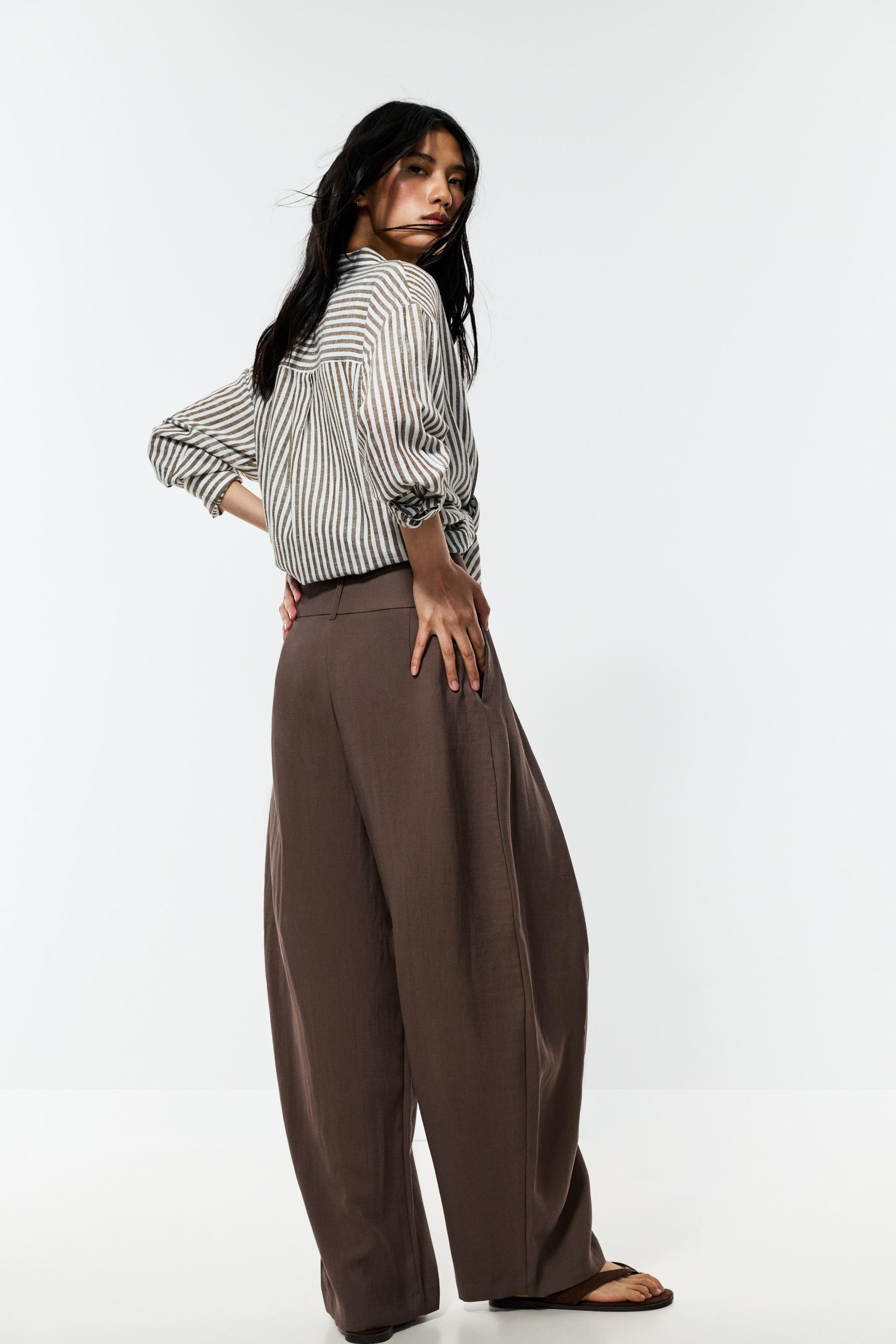 Barrel trousers with darts — PALE BROWN