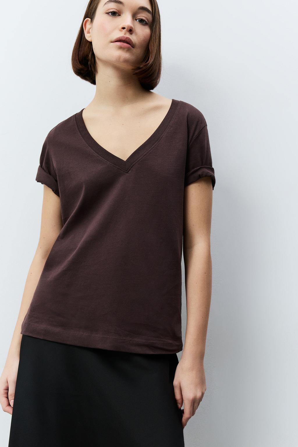 Basic V-neck T-shirt