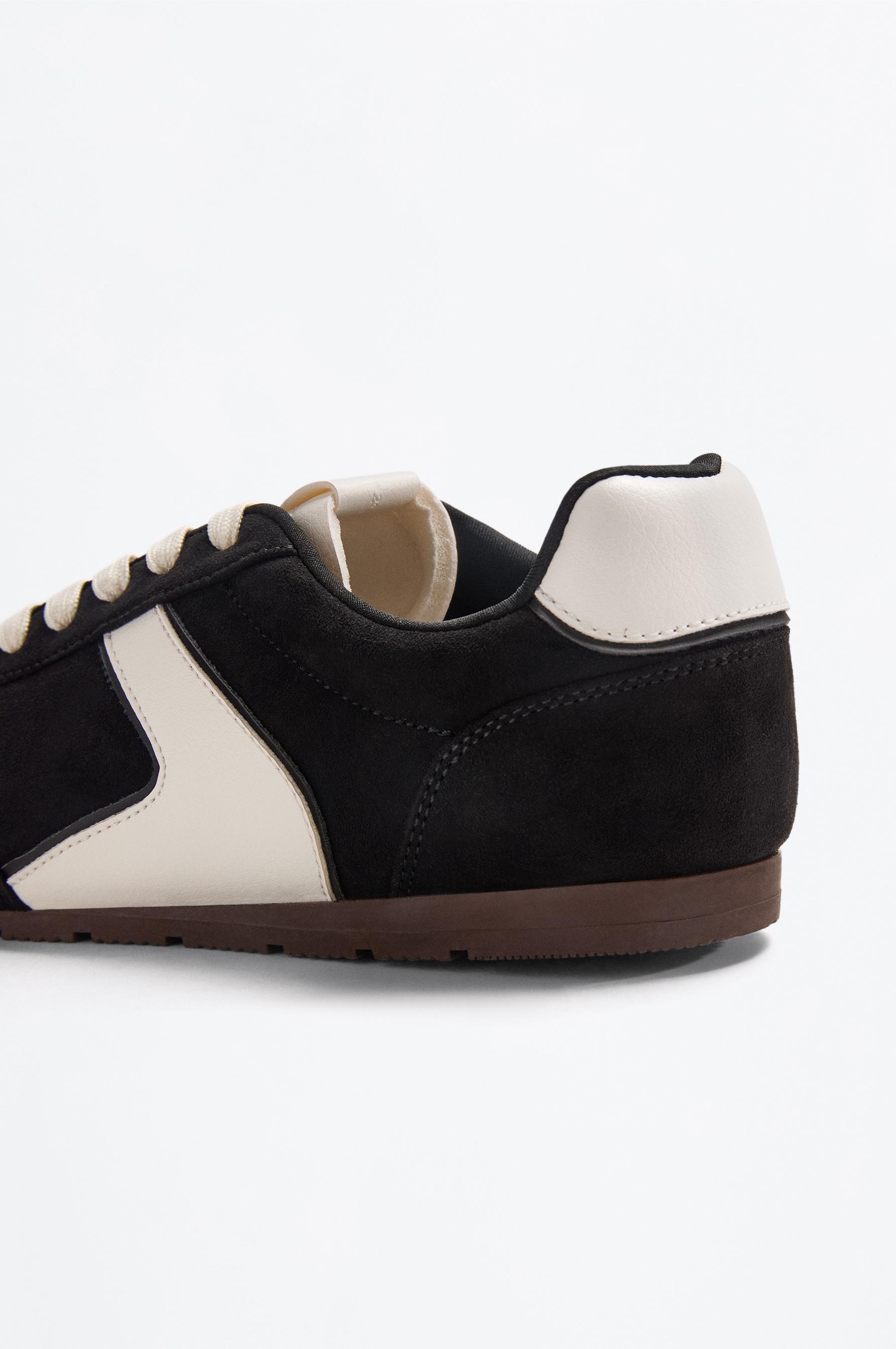 Sports shoe — BLACK