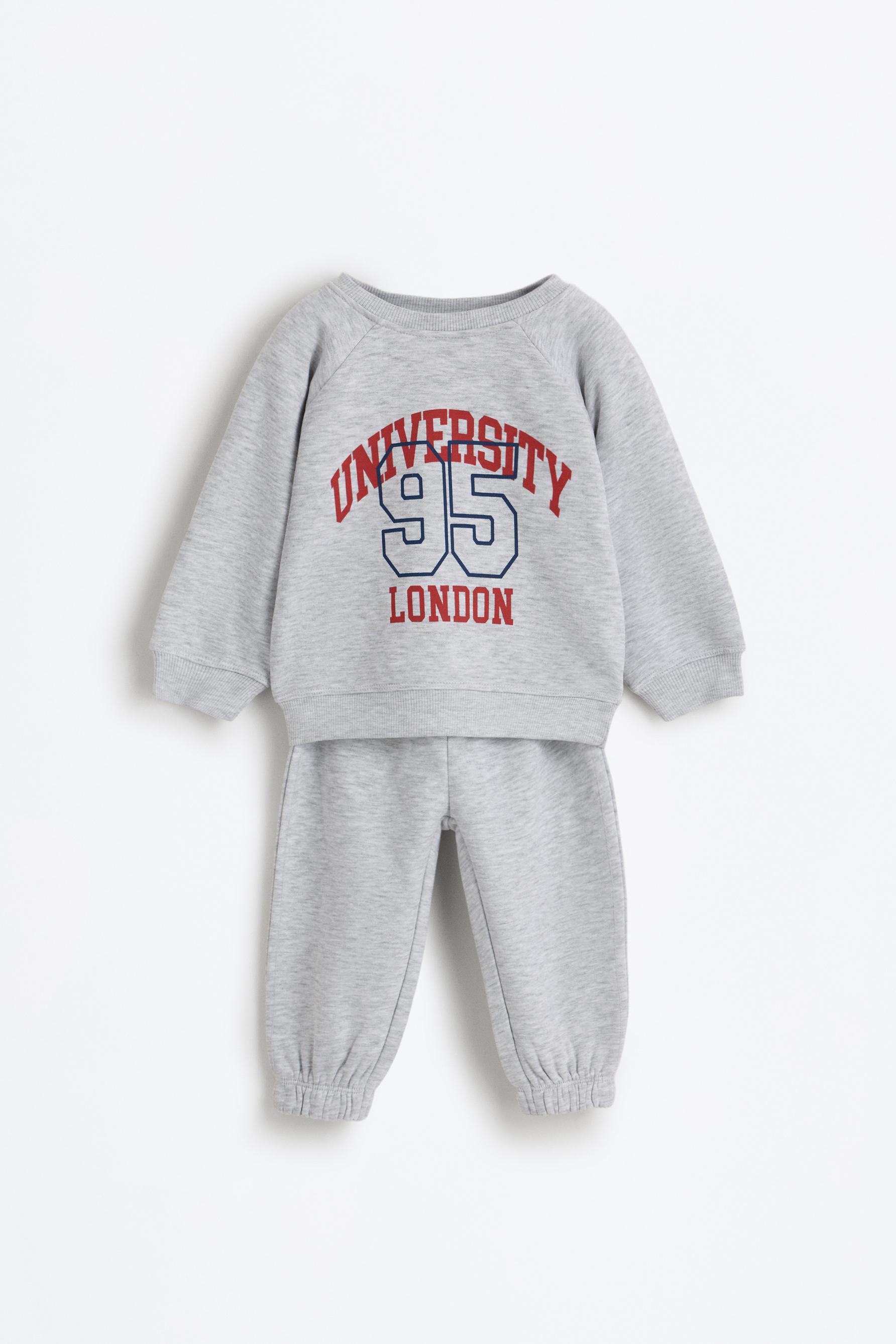 Conjunto sudadera estampada y pantalón felpa