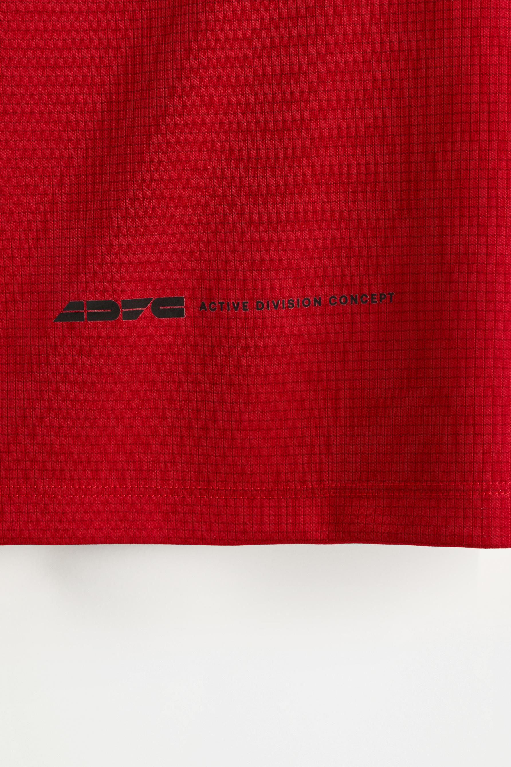 Sleeveless sports T-shirt — RED