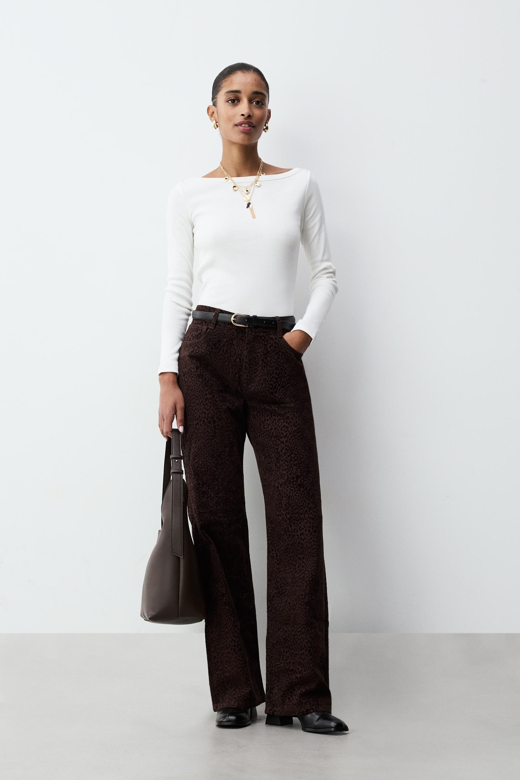 Camiseta cuello barco canalé