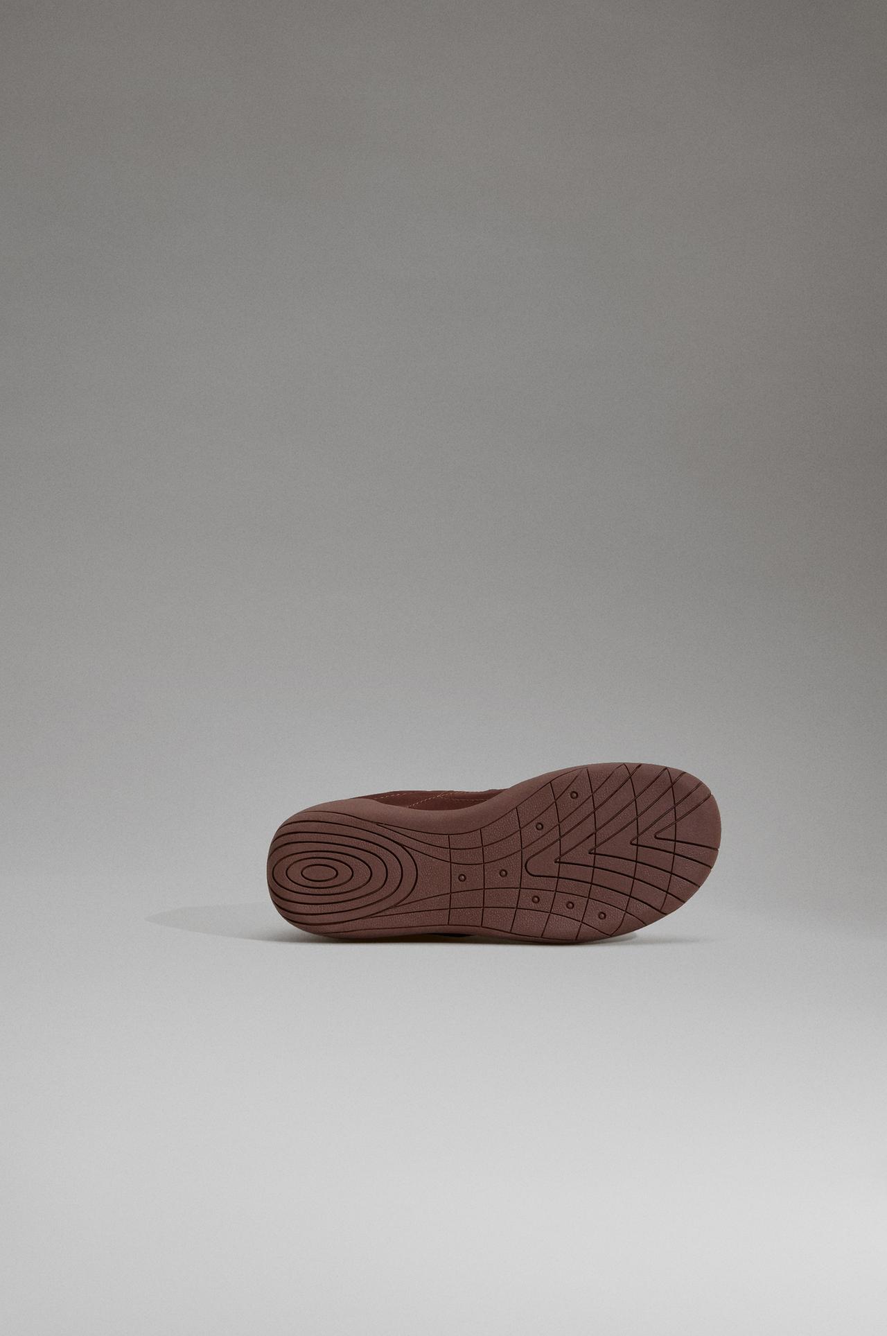 Combined barefoot sneakers — BROWN