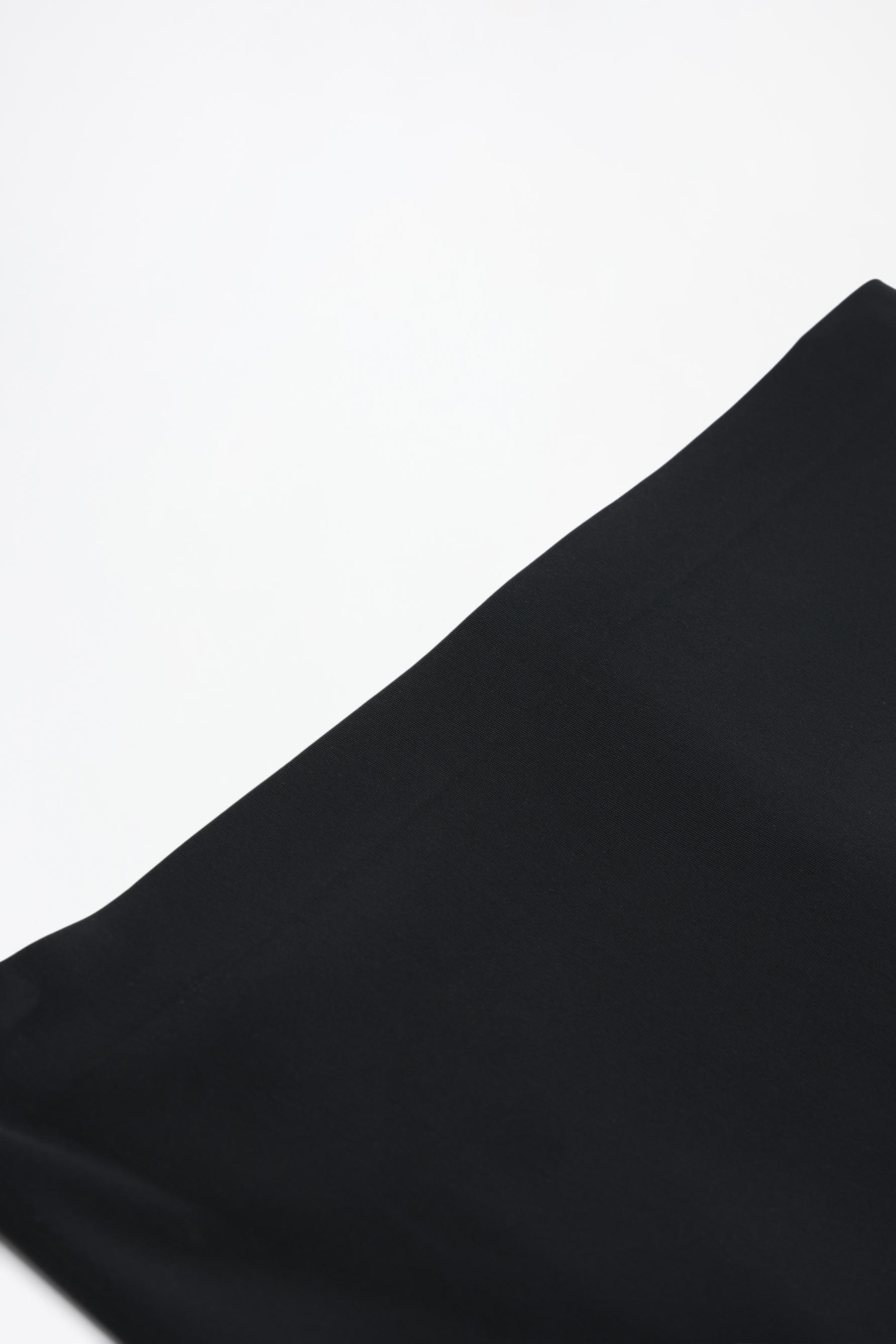 Seamless shapewear shorts — BLACK