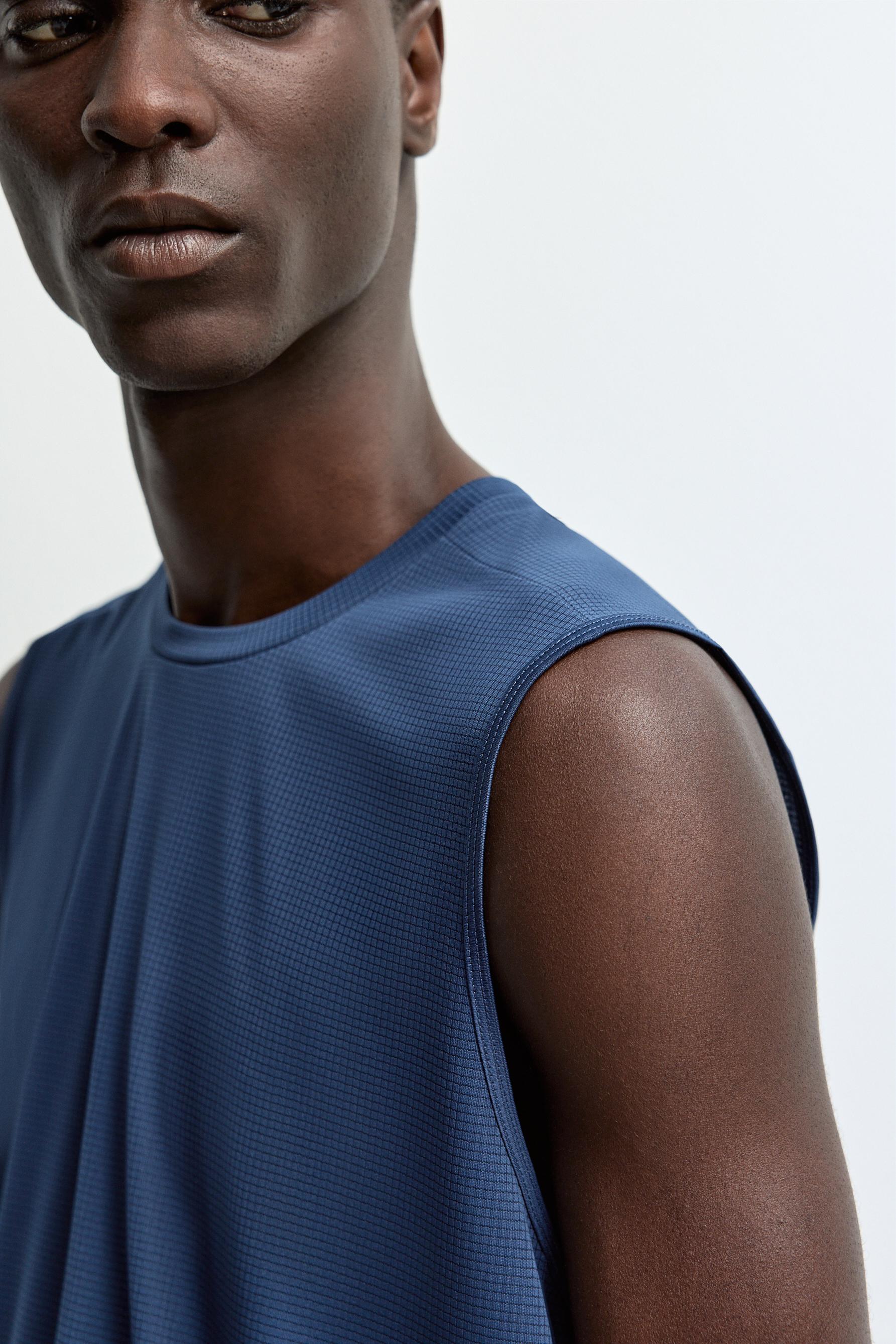 Sleeveless sports T-shirt — BLUE