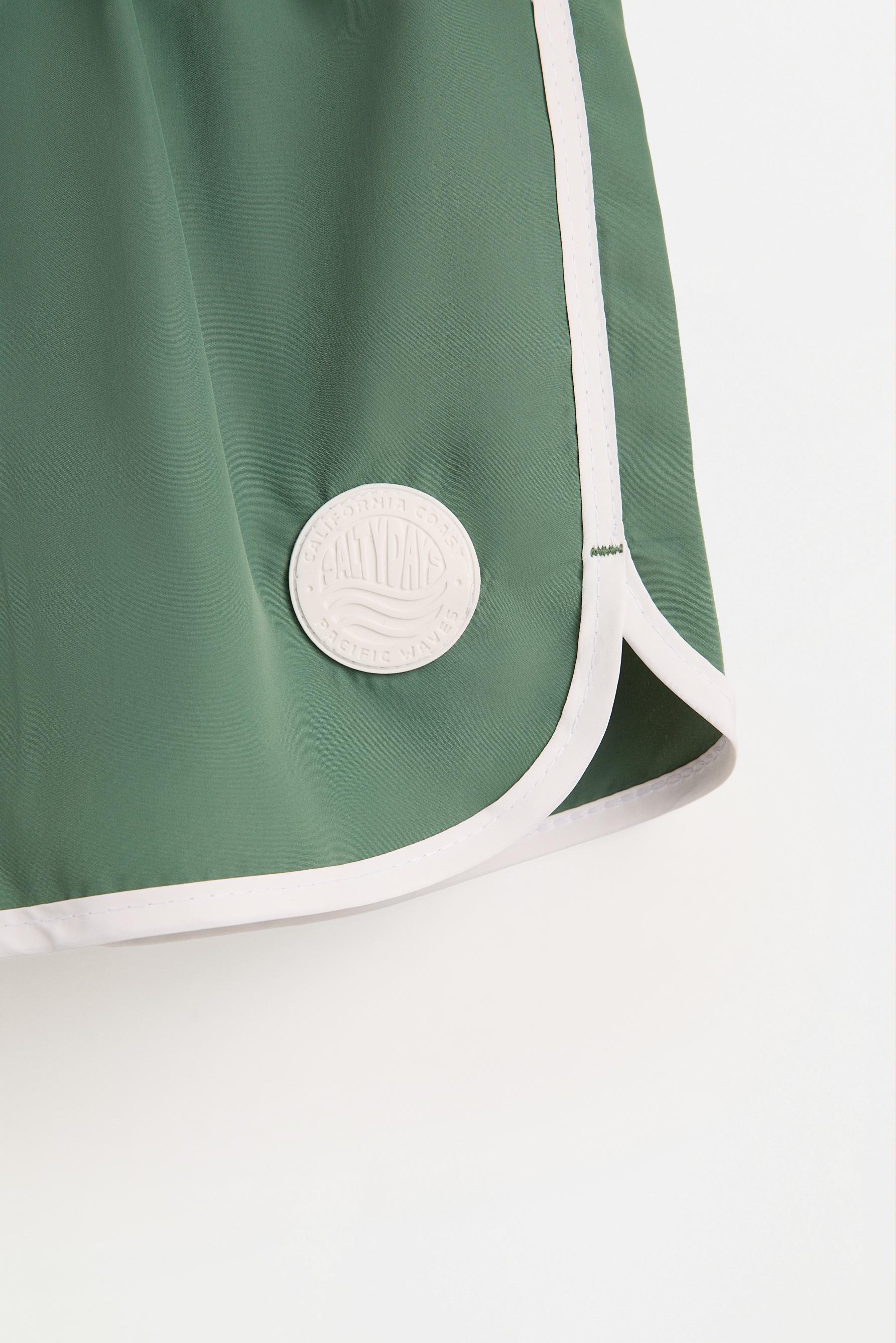 Contrast-line swim shorts — MEDIUM GREEN