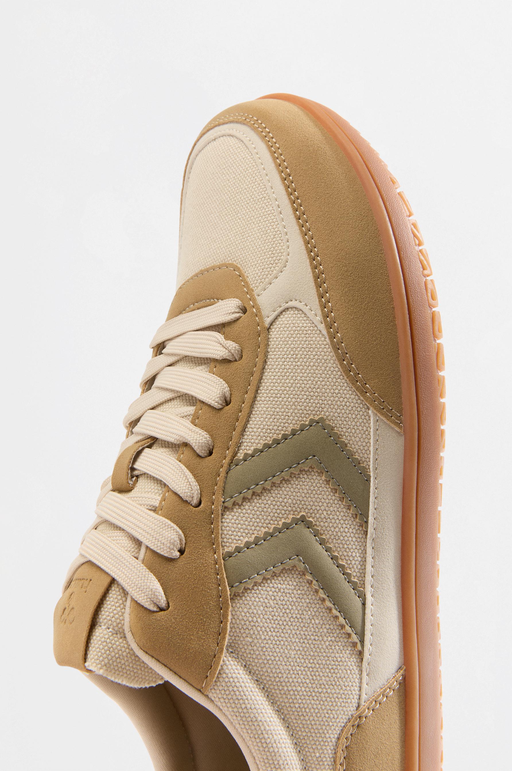 Hummel Barefoot Sneakers — BEIGE