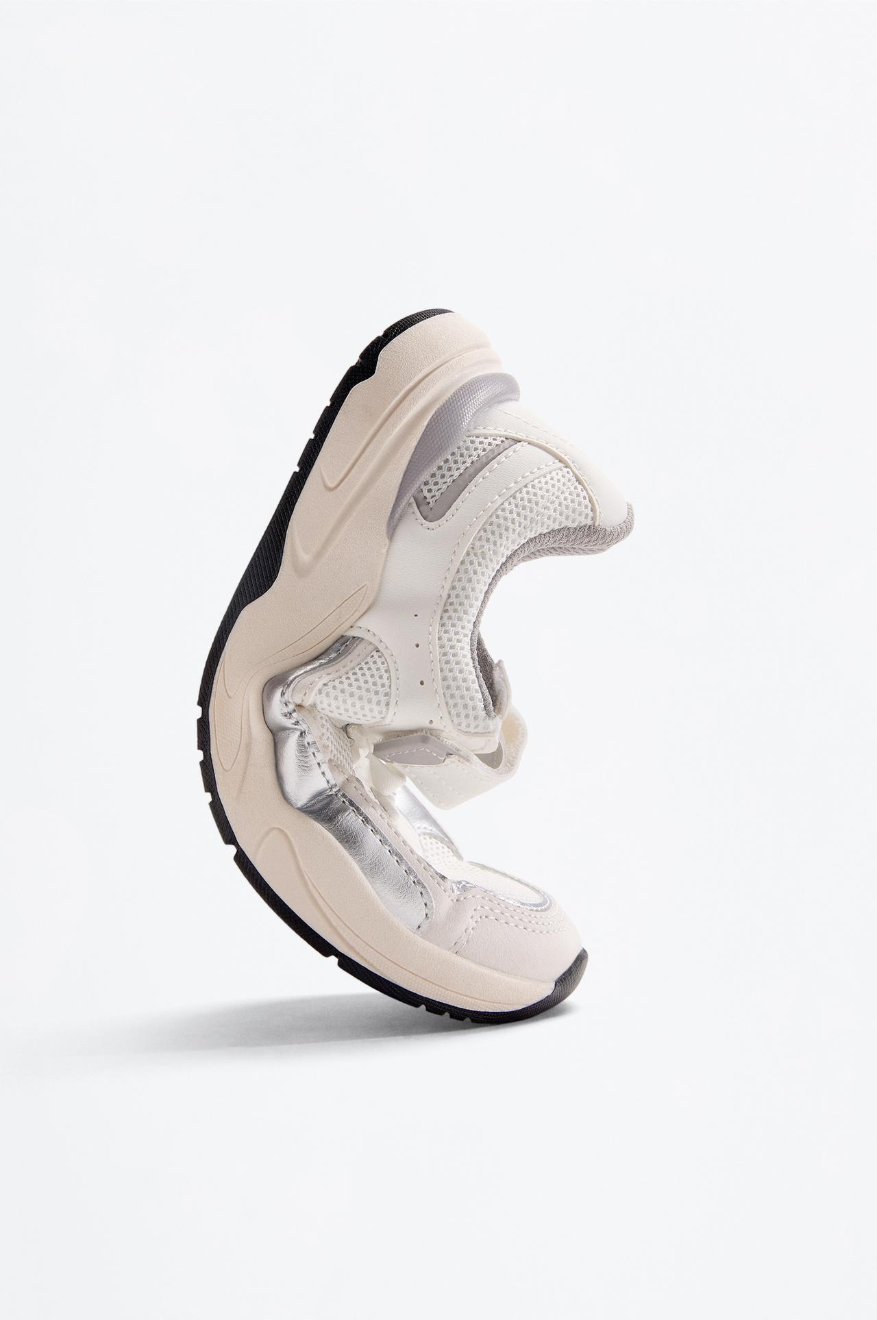 CASUAL BAREFOOT SPORTS SHOES — WHITE