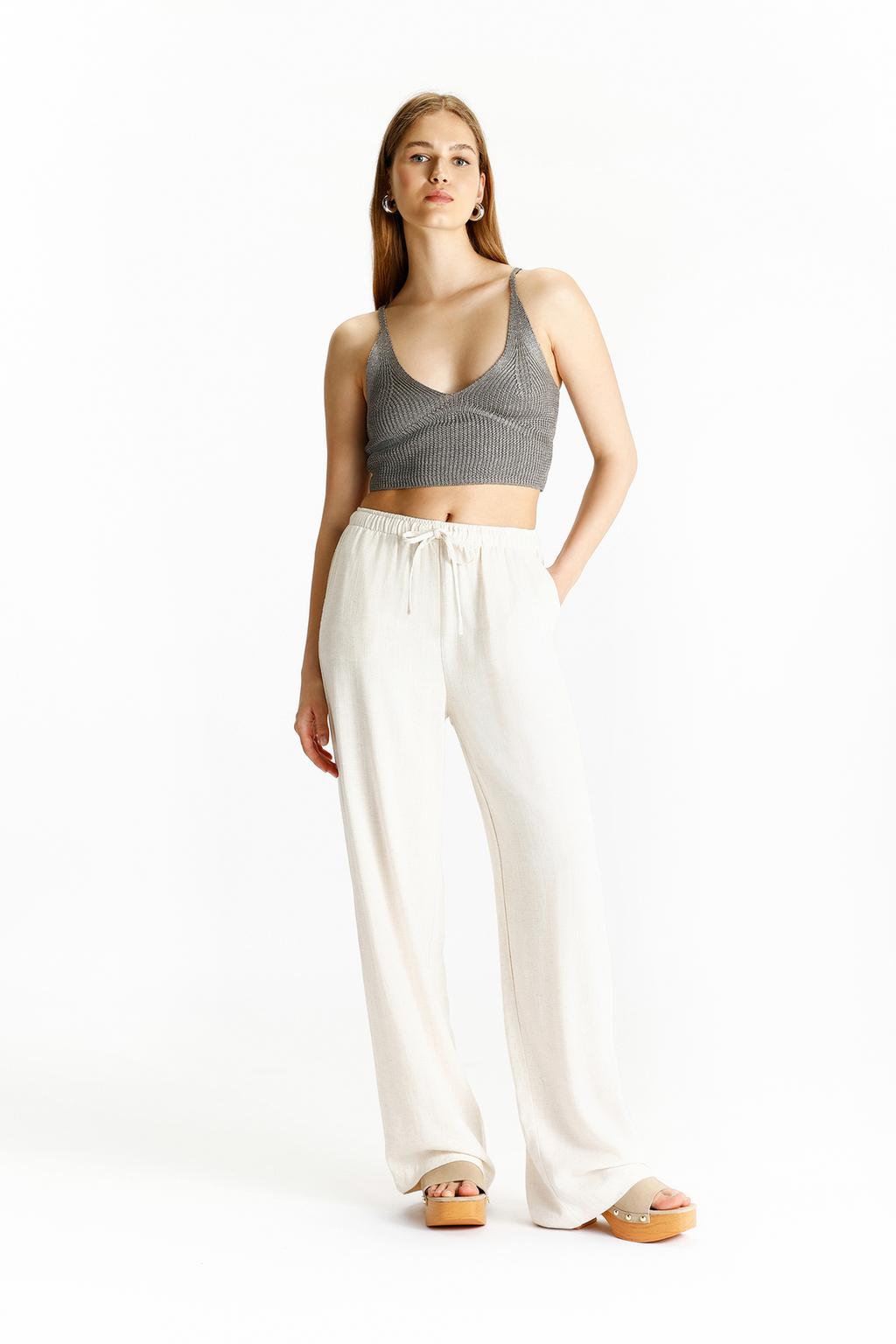 Loose-fitting rustic trousers