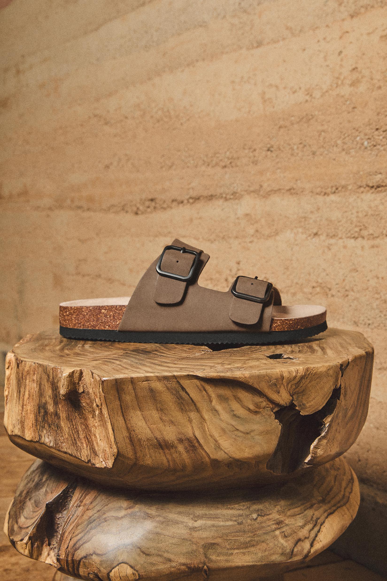 Comfort buckle sandals — BROWN