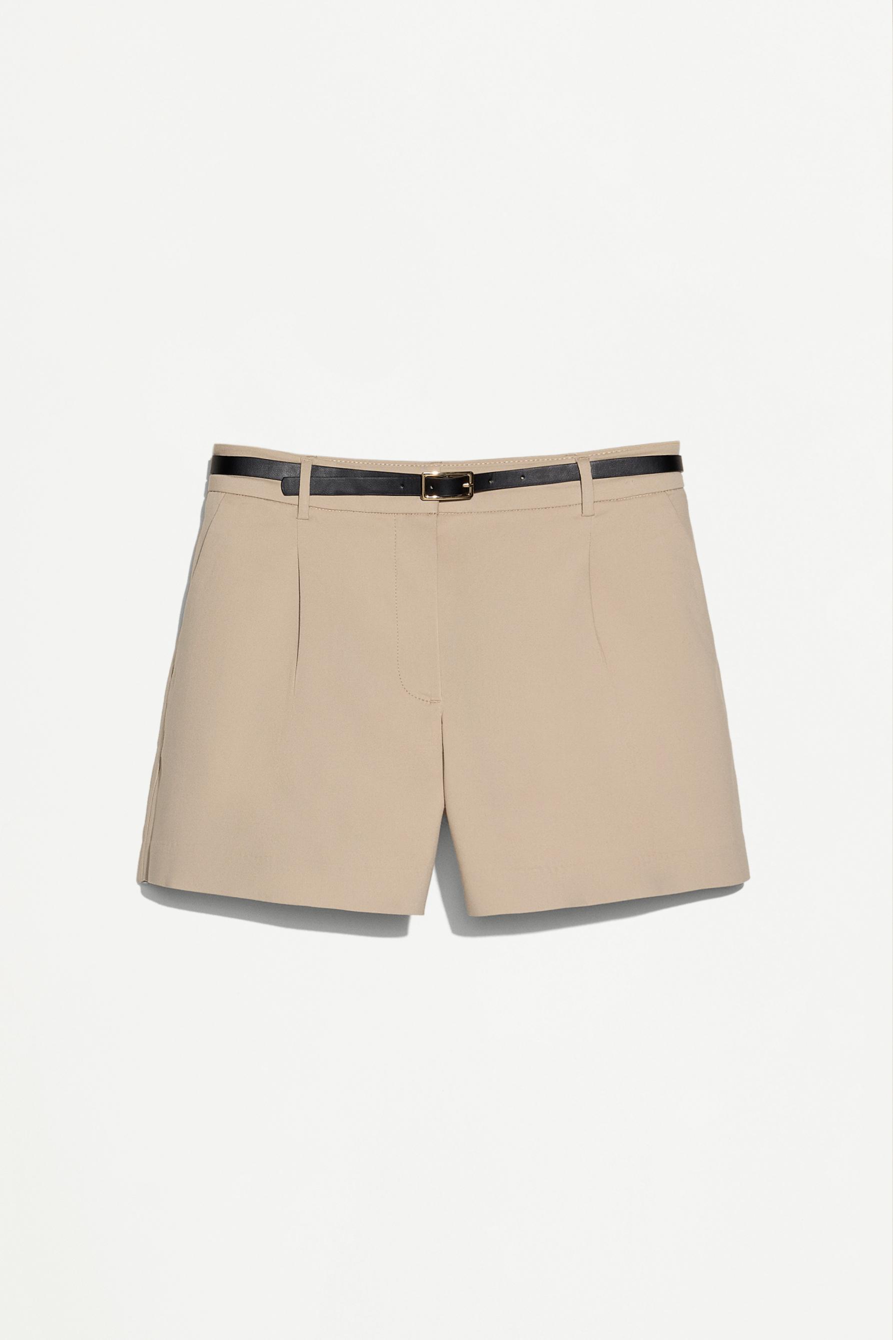 Pleated shorts — LIGHT CAMEL