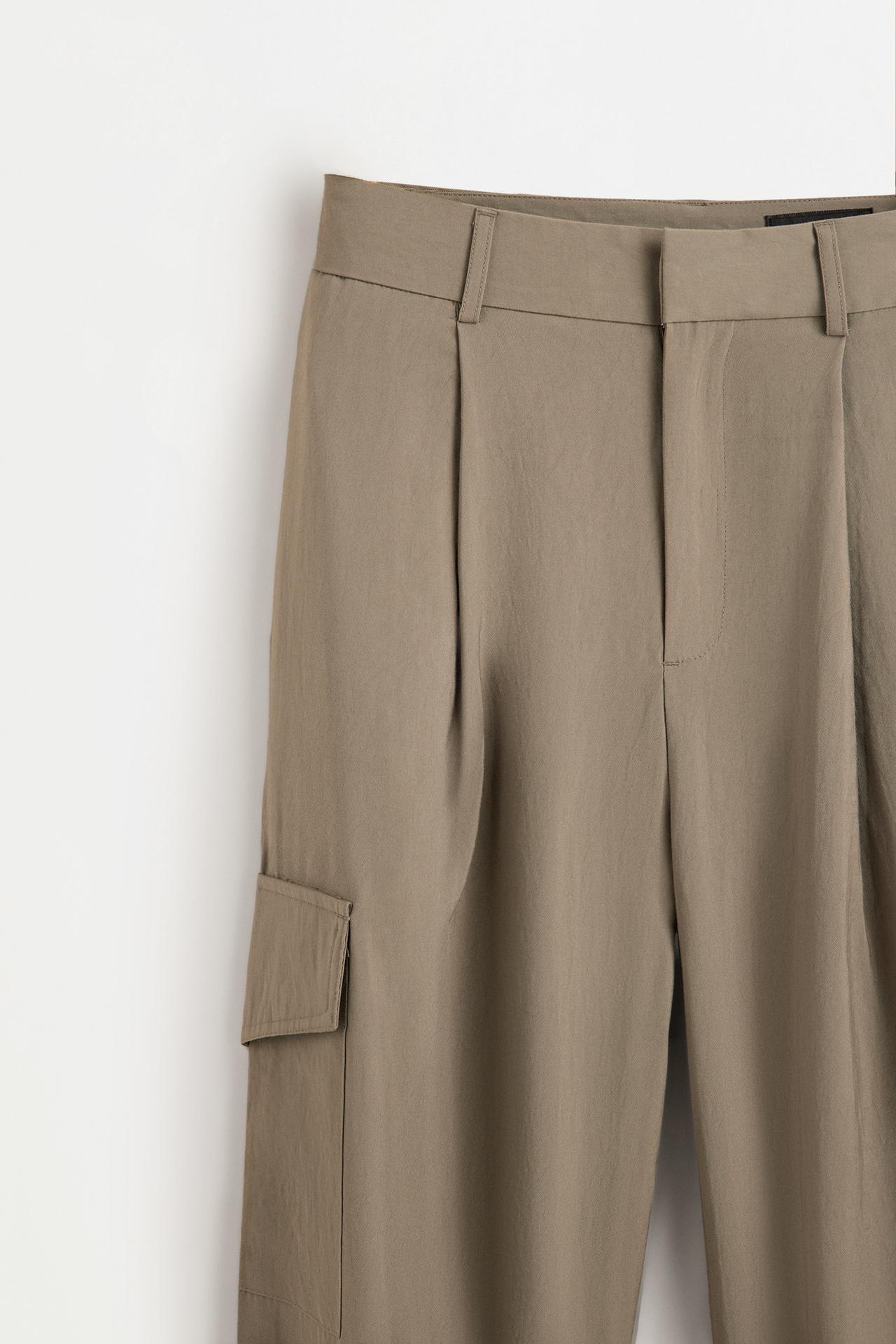 Cargo trousers with fitted hem — PALE KHAKI