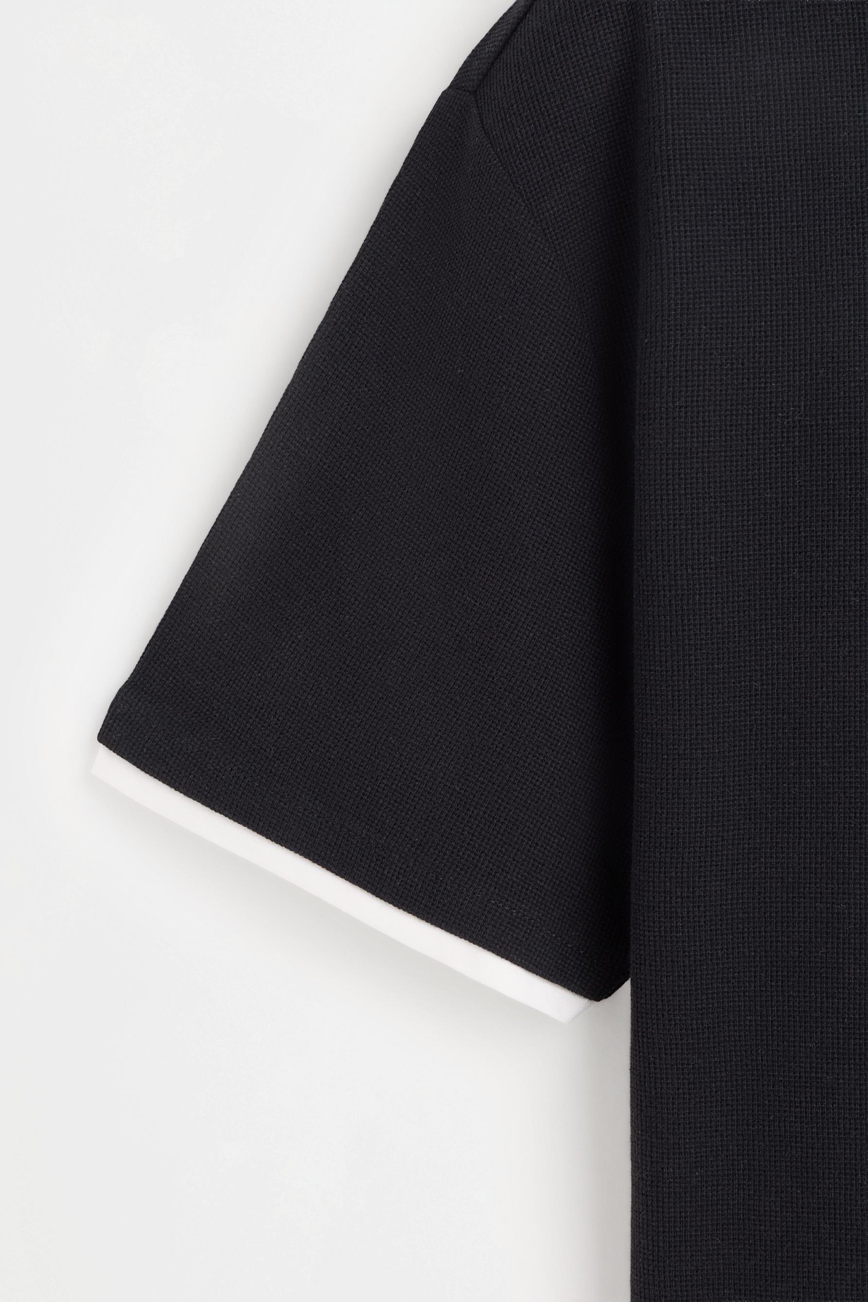 Textured T-shirt with double collar — BLACK