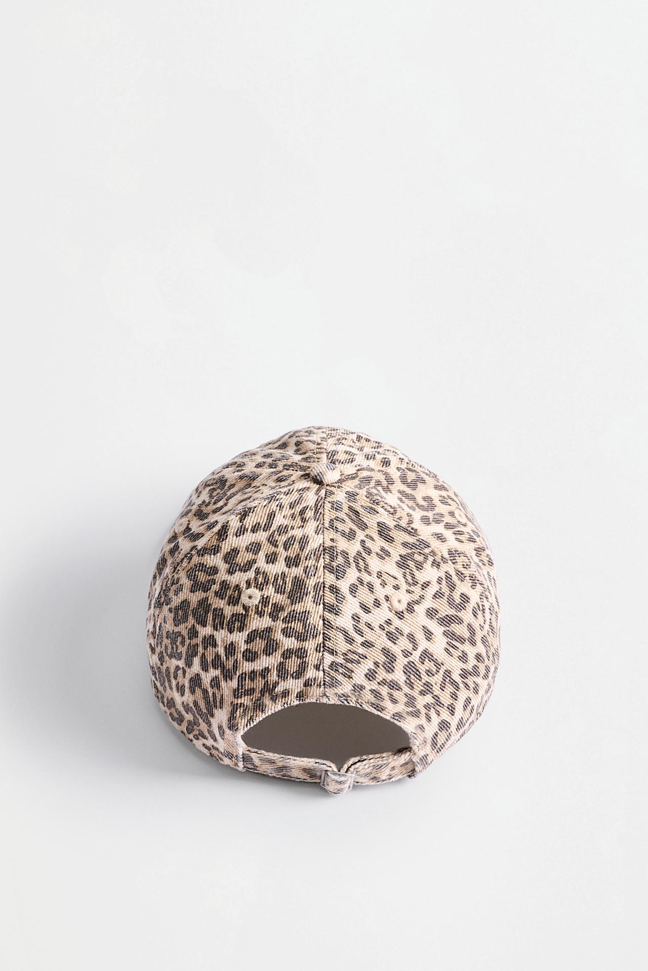 Embroidered leopard print cap — LEOPARD PRINT