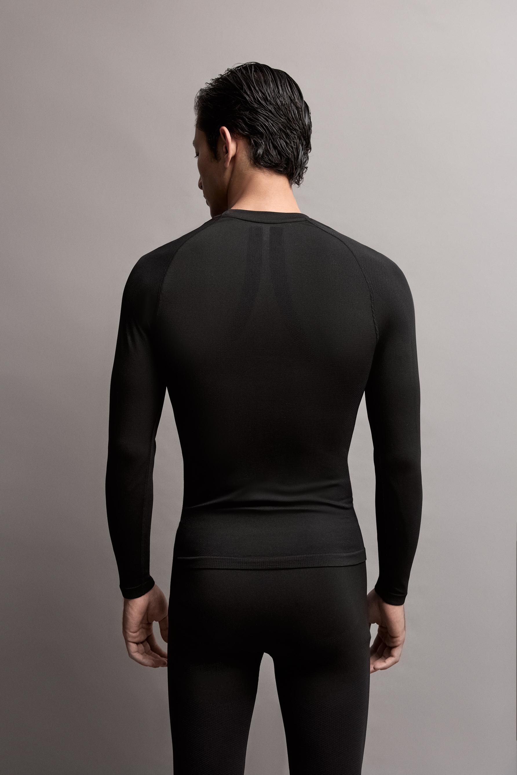 Lightweight thermal insulation T-shirt (-4ºC to 9ºC) — BLACK
