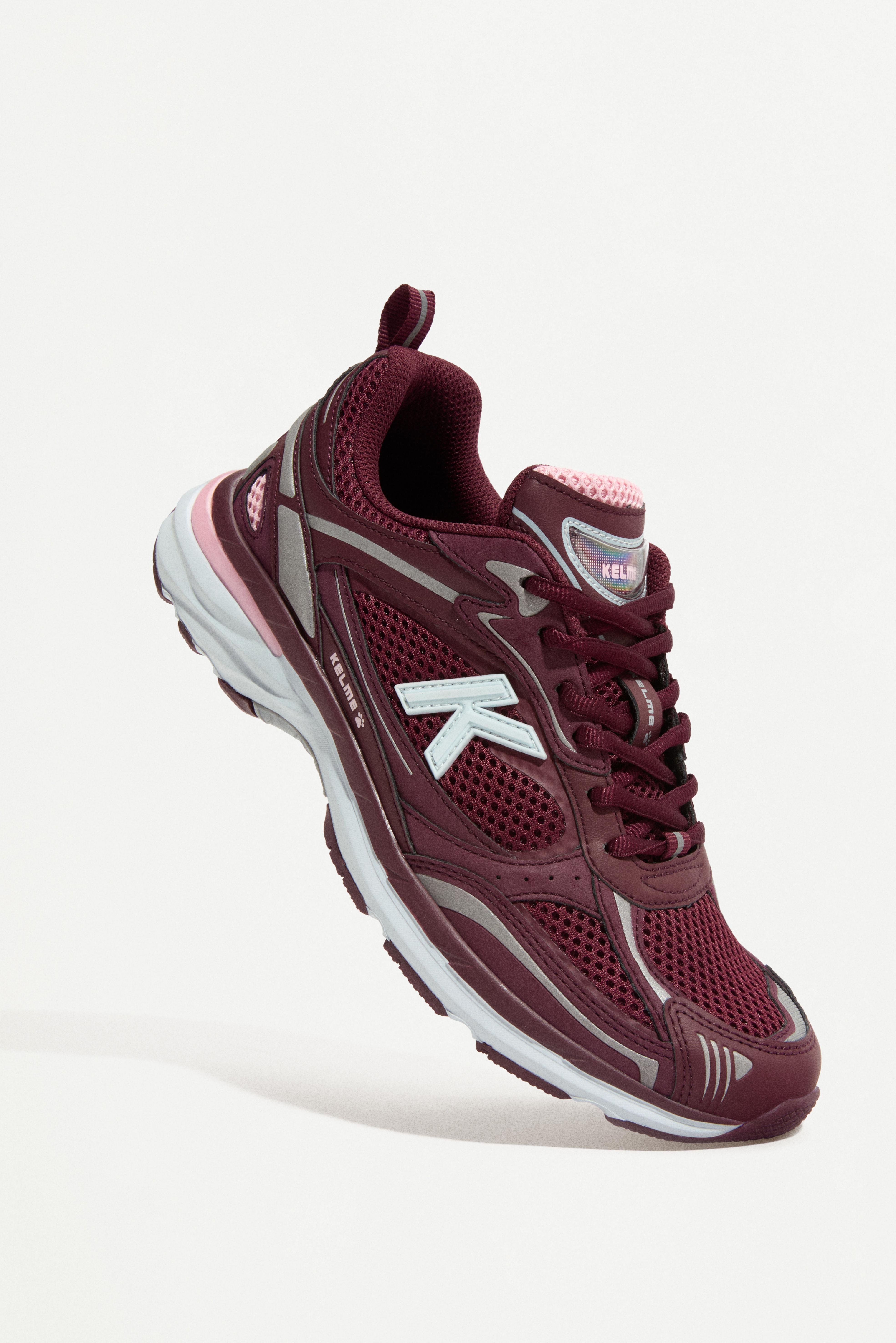 Kelme sports shoe — BURGUNDY