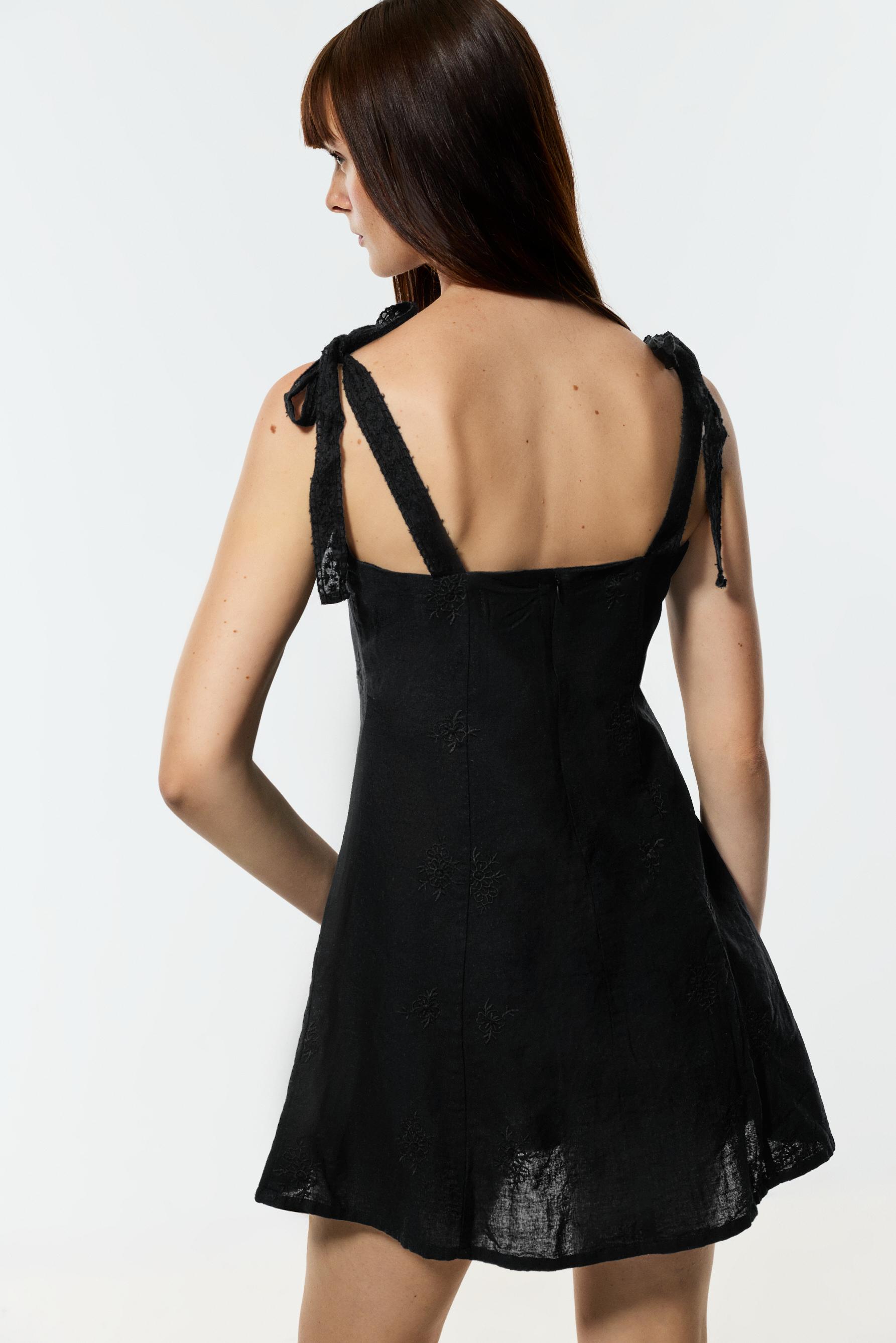 Embroidered short dress — BLACK
