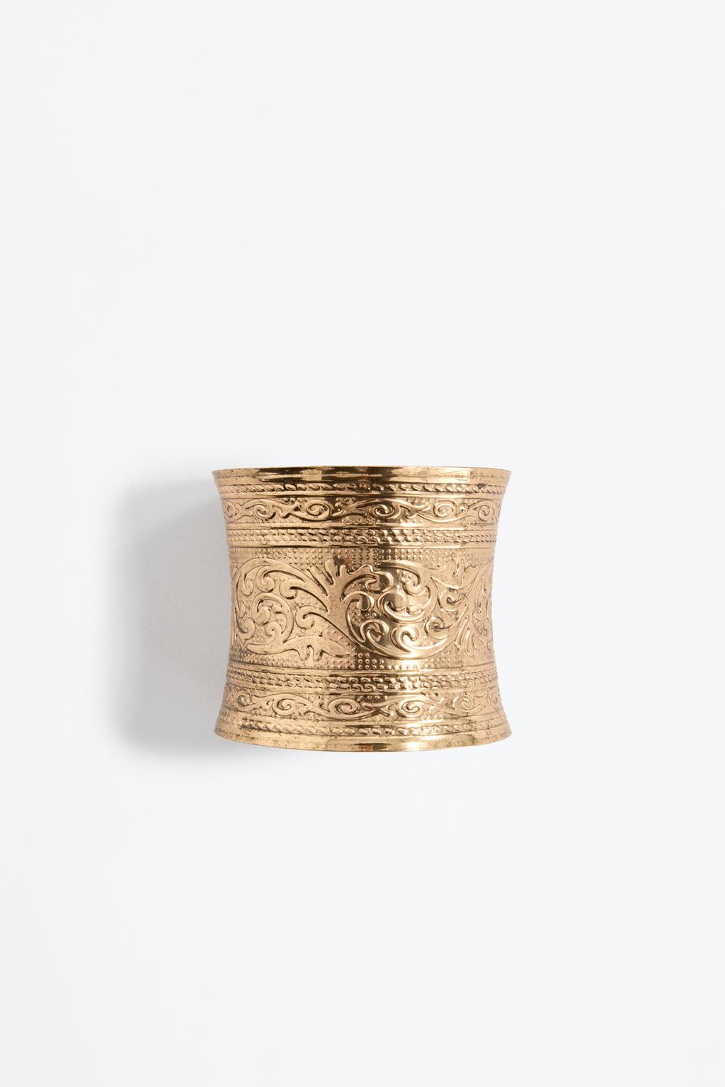 Engraved rigid bangle