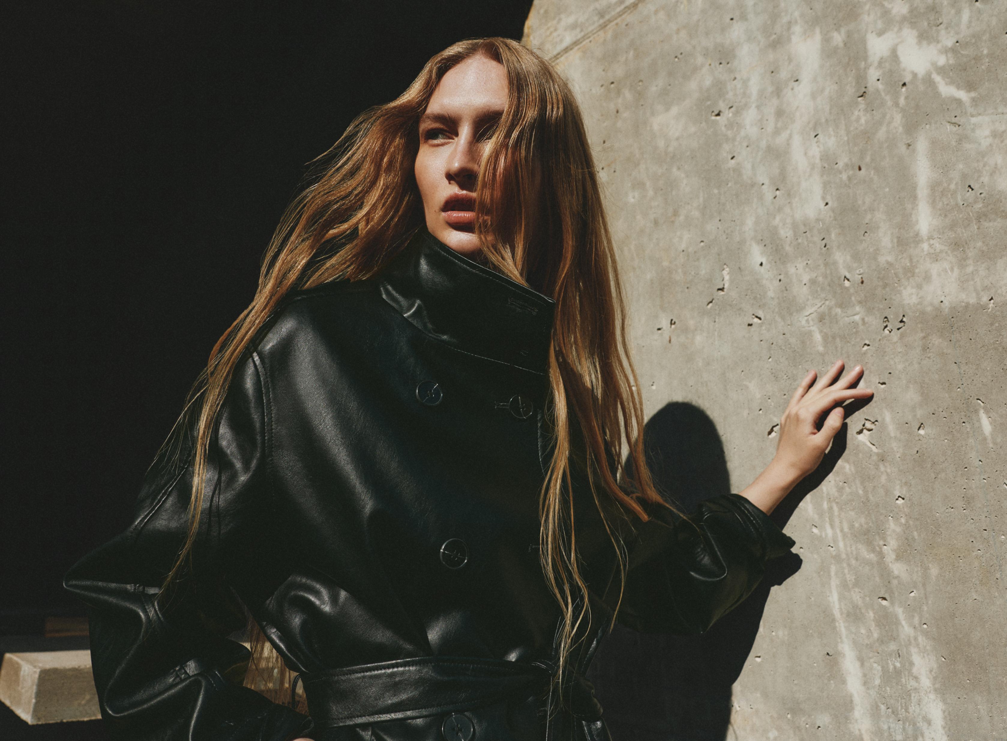 Leather effect trench coat — BLACK