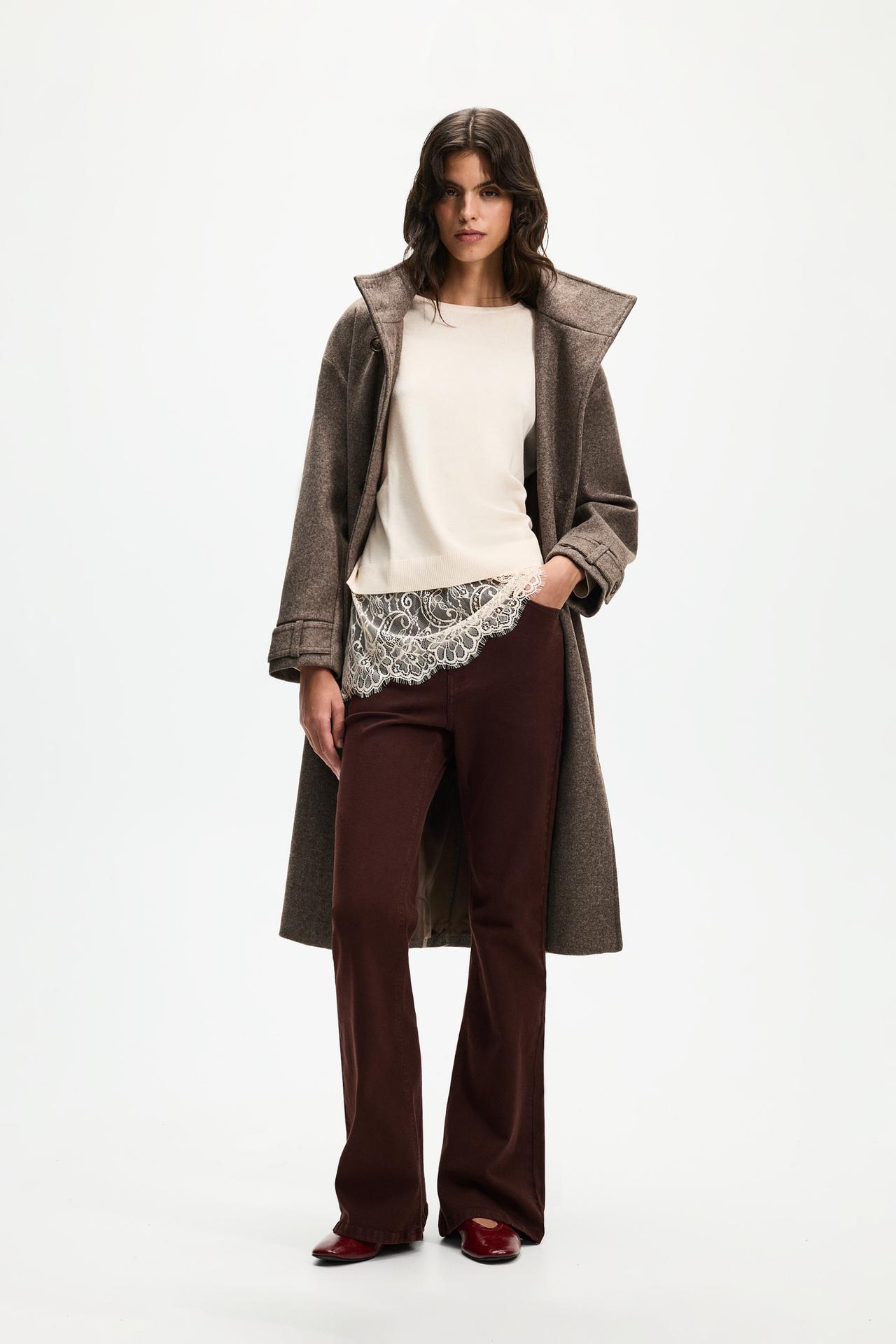 Lace hem sweater — CREAM