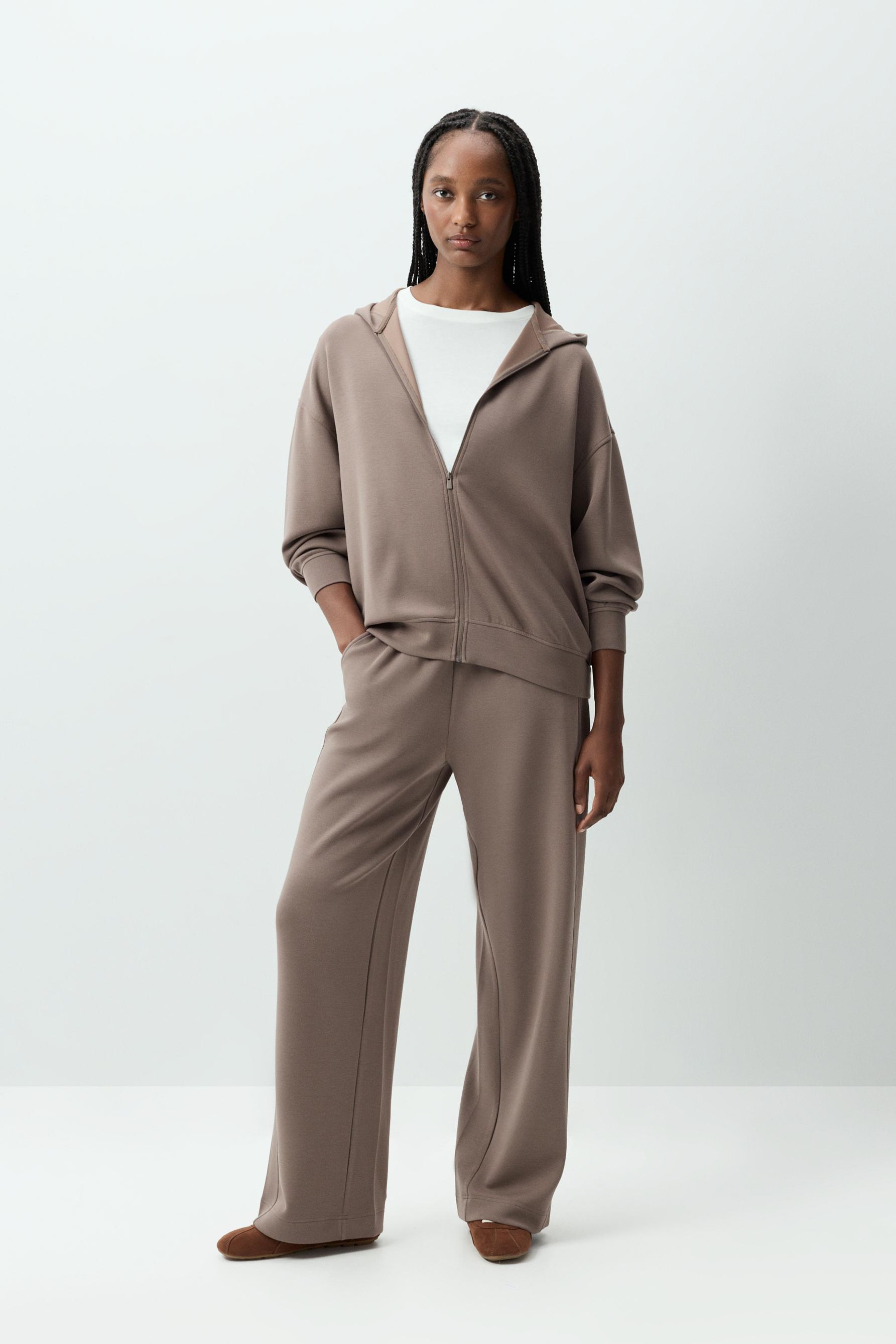 Pantalón deportivo fluido costuras