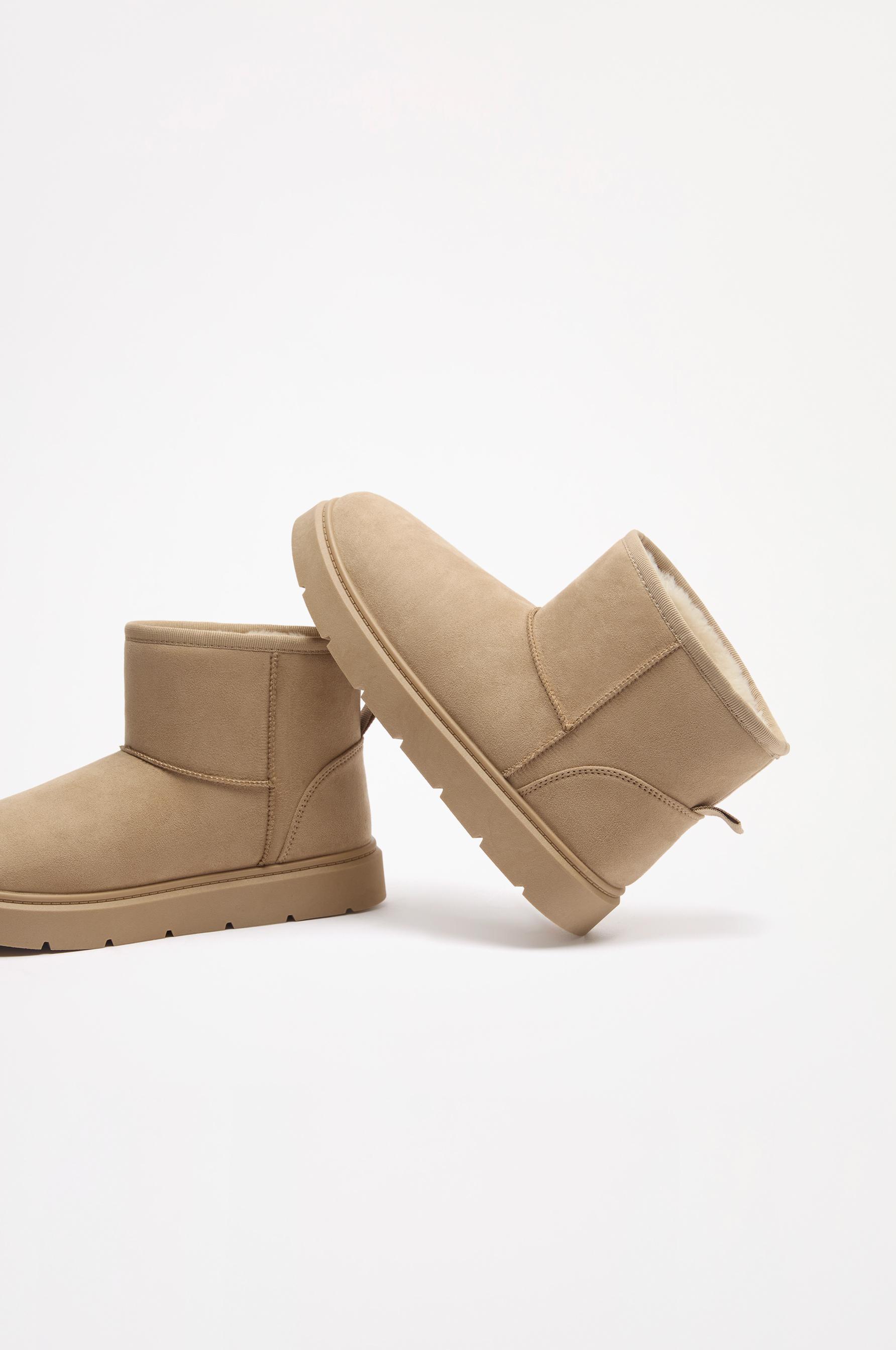 Flat fur ankle boots — BROWN