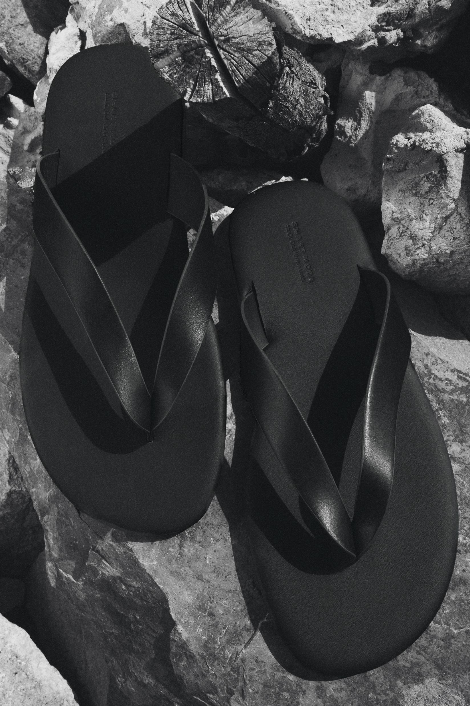 Strap sandals — BLACK