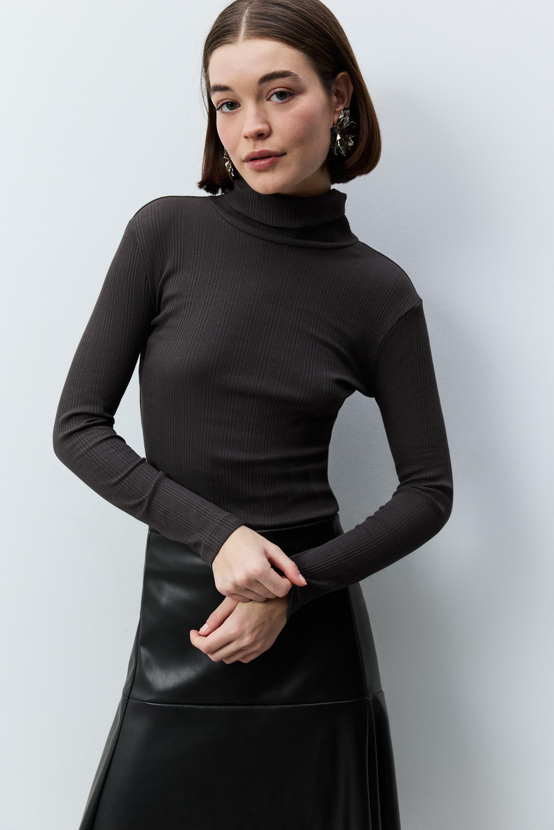 Camiseta canalé cuello vuelto