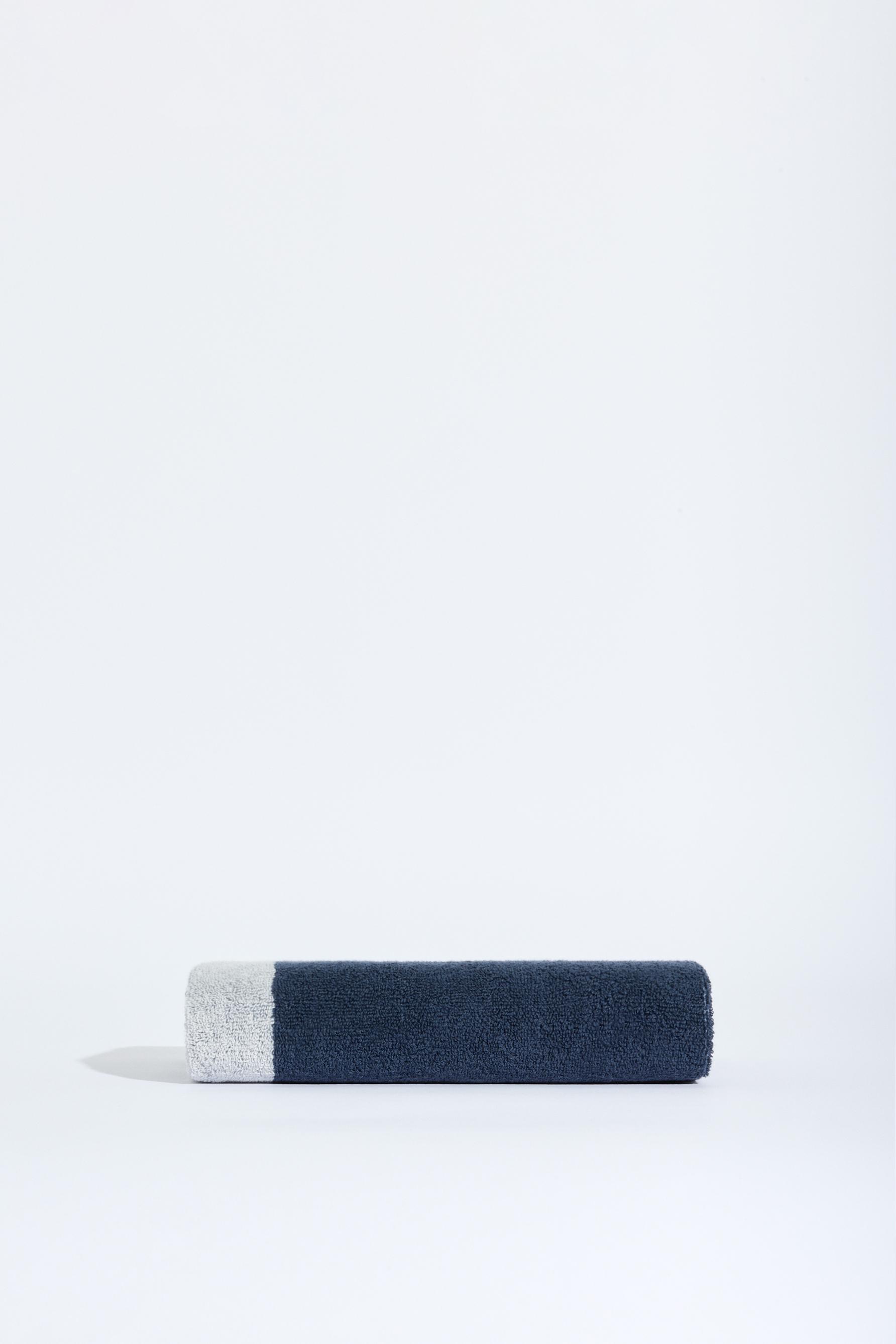 Toalla de lavabo color block 90 x 50 cm