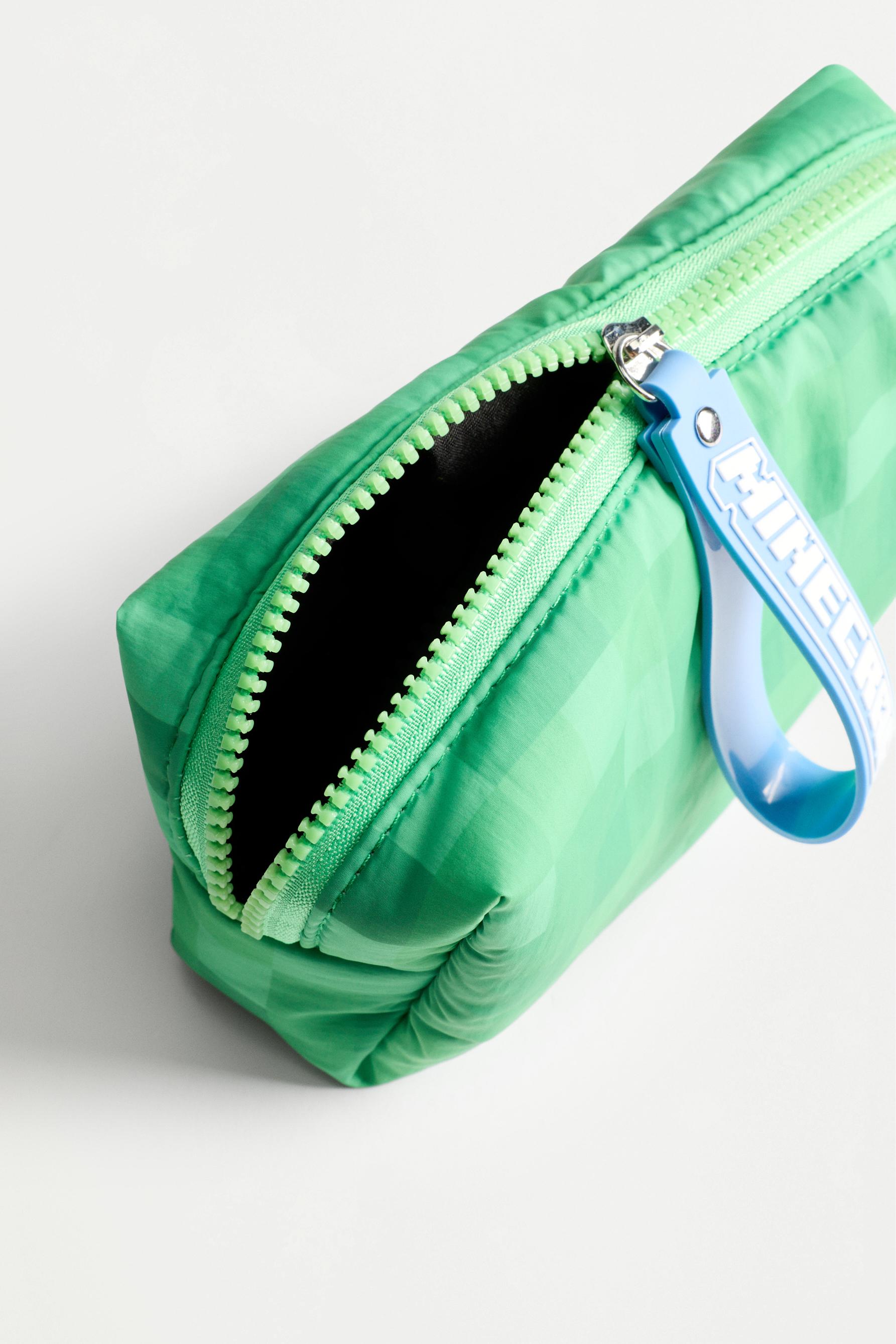 Minecraft toiletry bag — GREEN