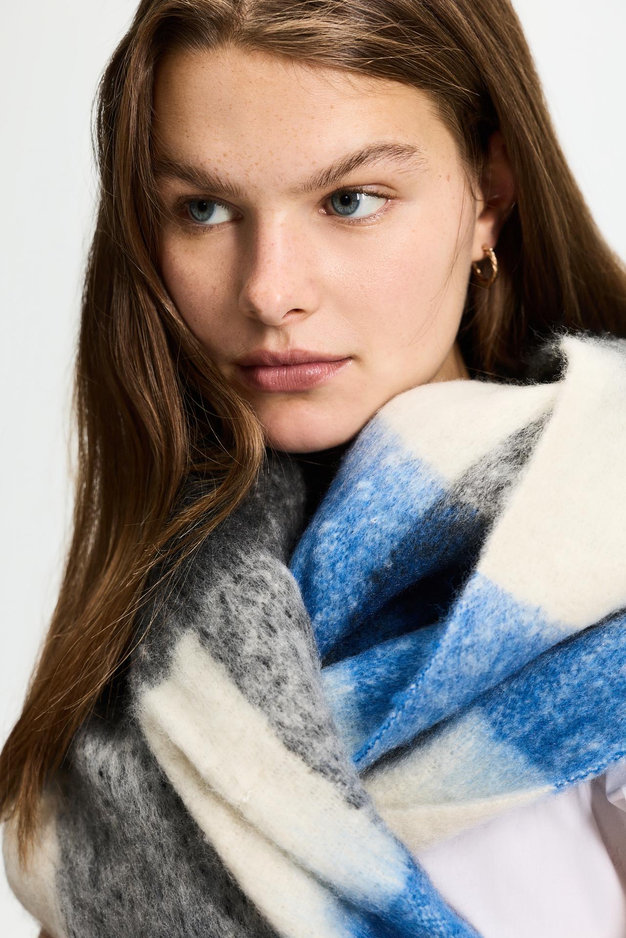 Check scarf — BLUE