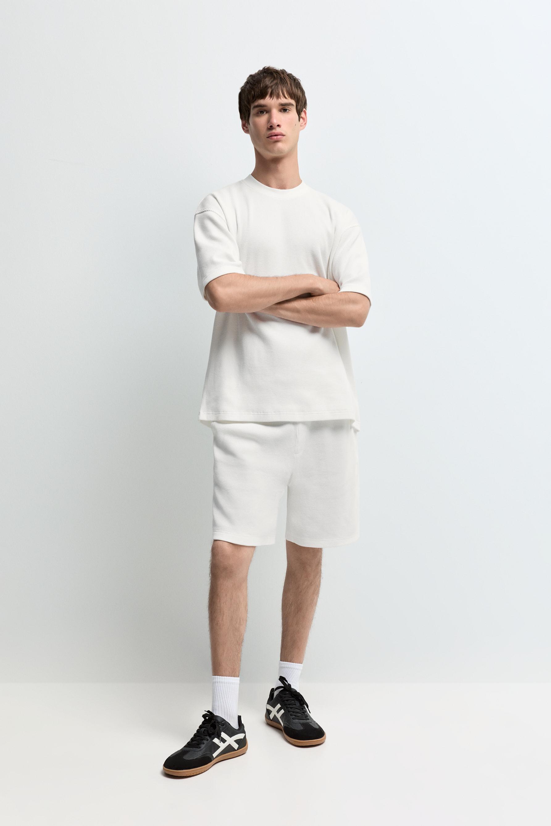 Waffle-knit textured Bermuda shorts — WHITE