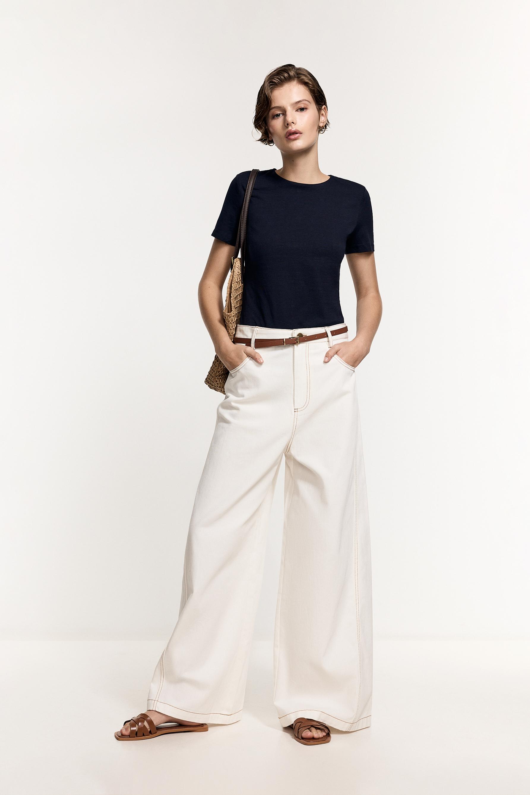 Round neck T-shirt — NAVY