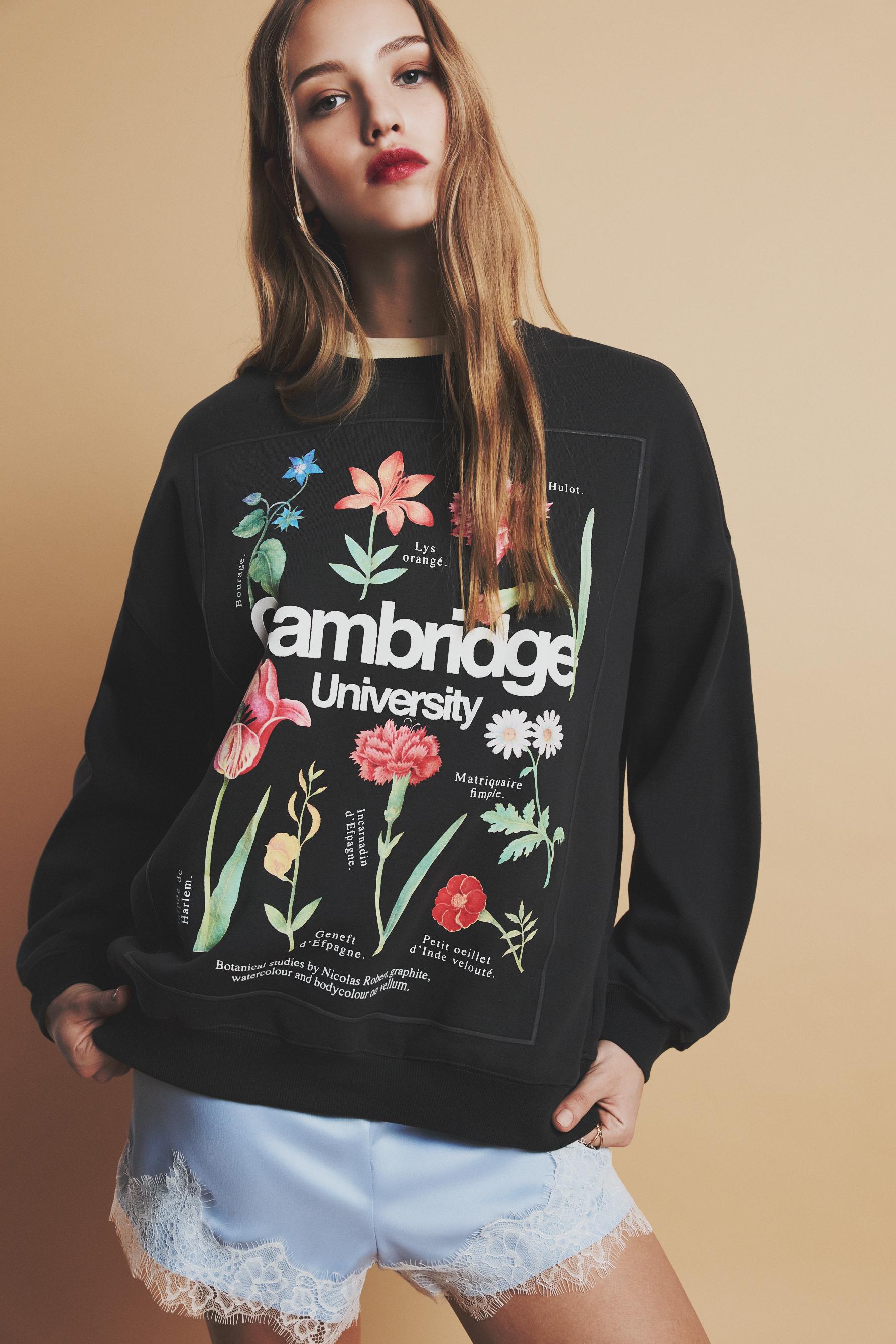 Sudadera flores © University of Cambridge
