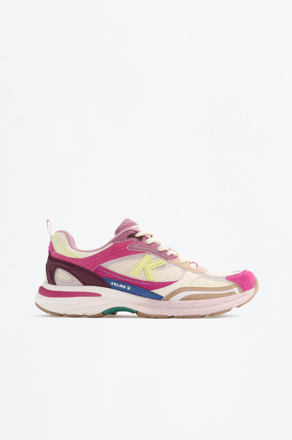 Kelme sports shoe