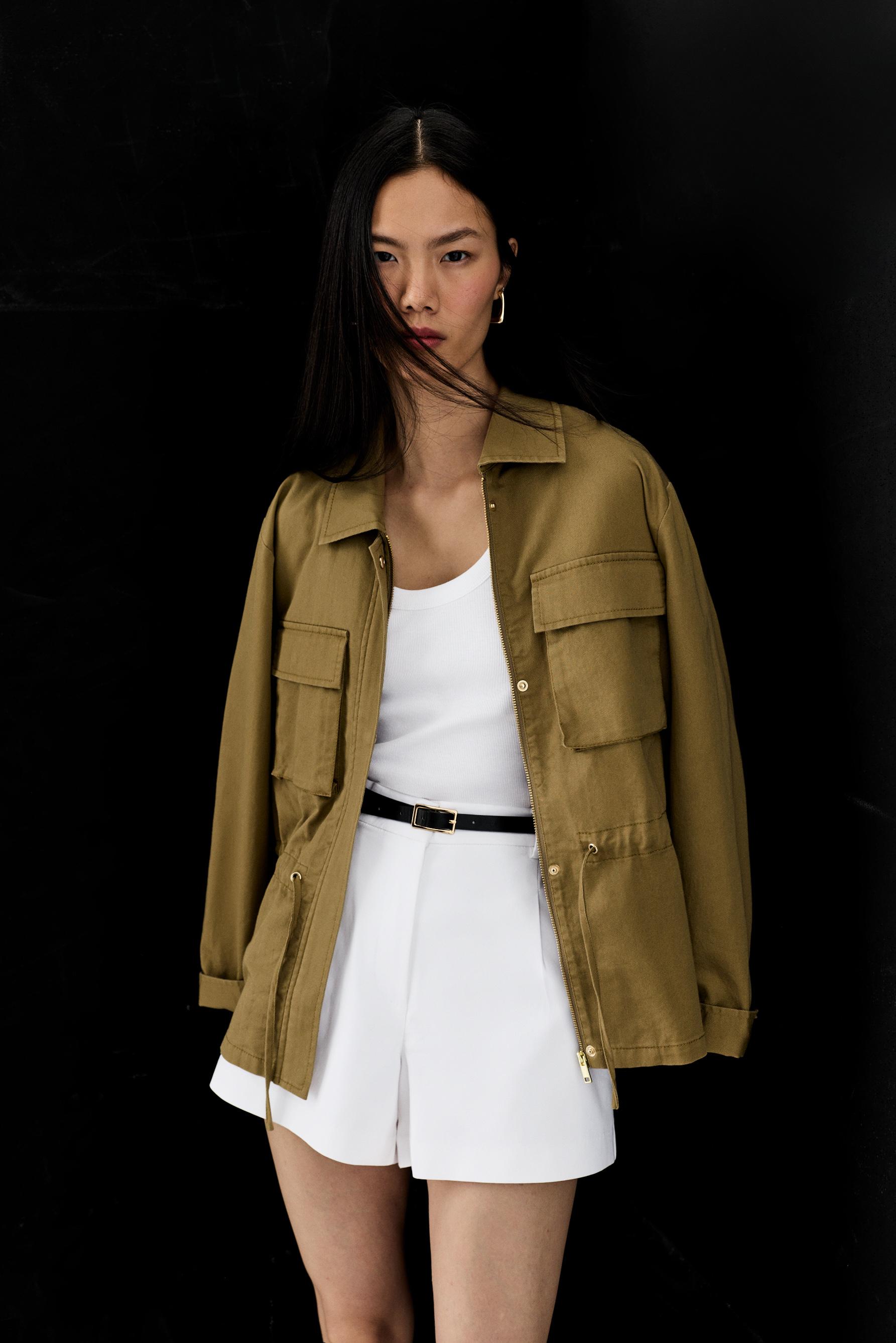 Pleated shorts — WHITE