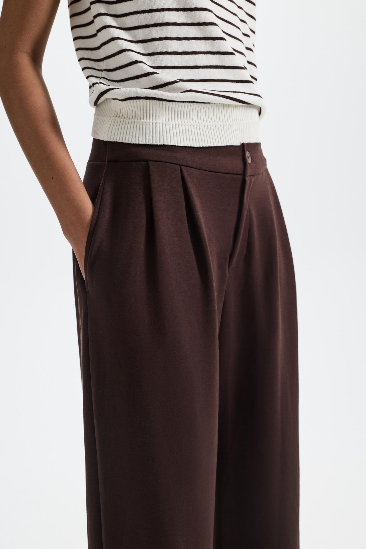 Wide-leg pleated trousers — CHOCOLATE
