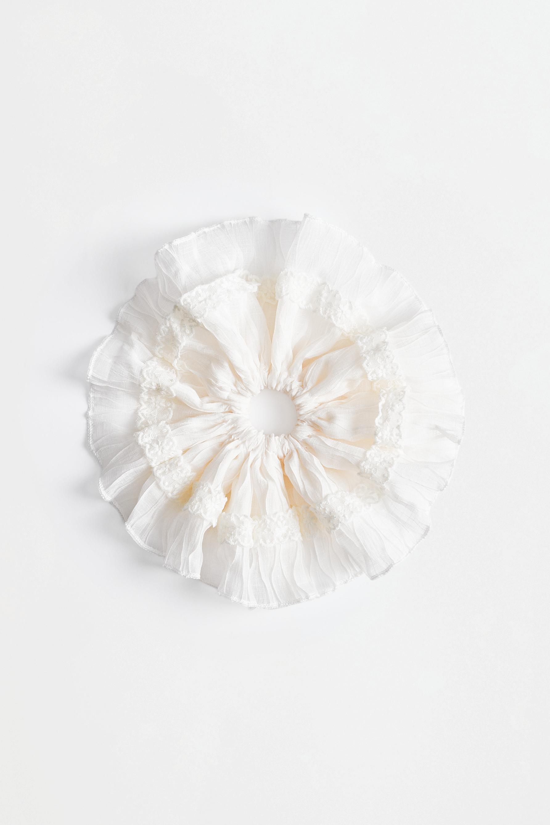 XL lace trim scrunchie — WHITE