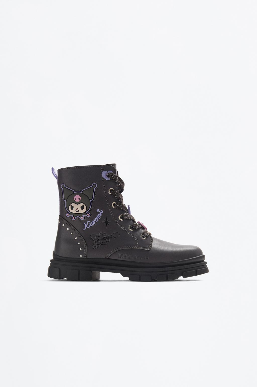 Botes amb cordons Kuromi Hello Kitty ©SANRIO