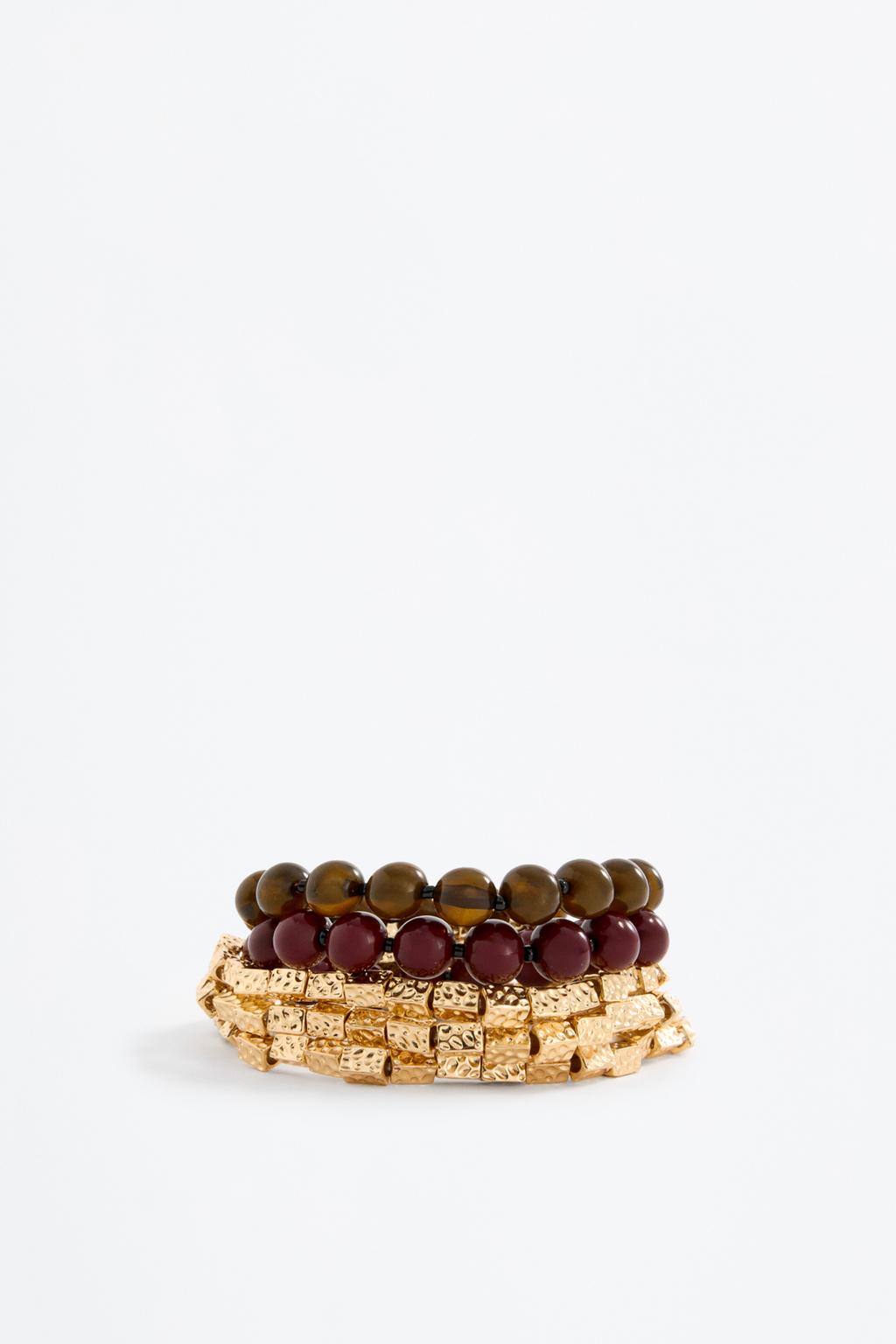 Pack of 5 assorted bracelets.