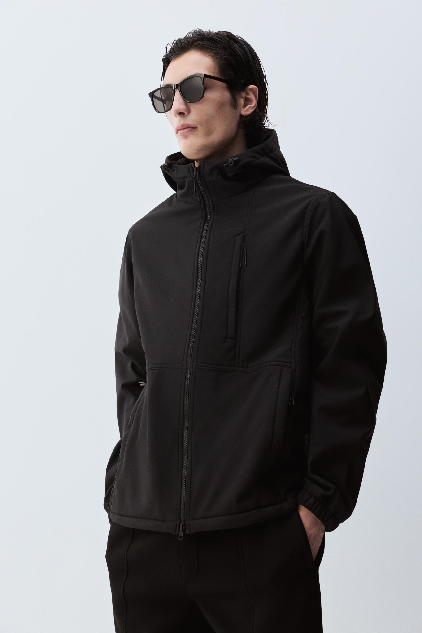 Cazadora deportiva polar capucha